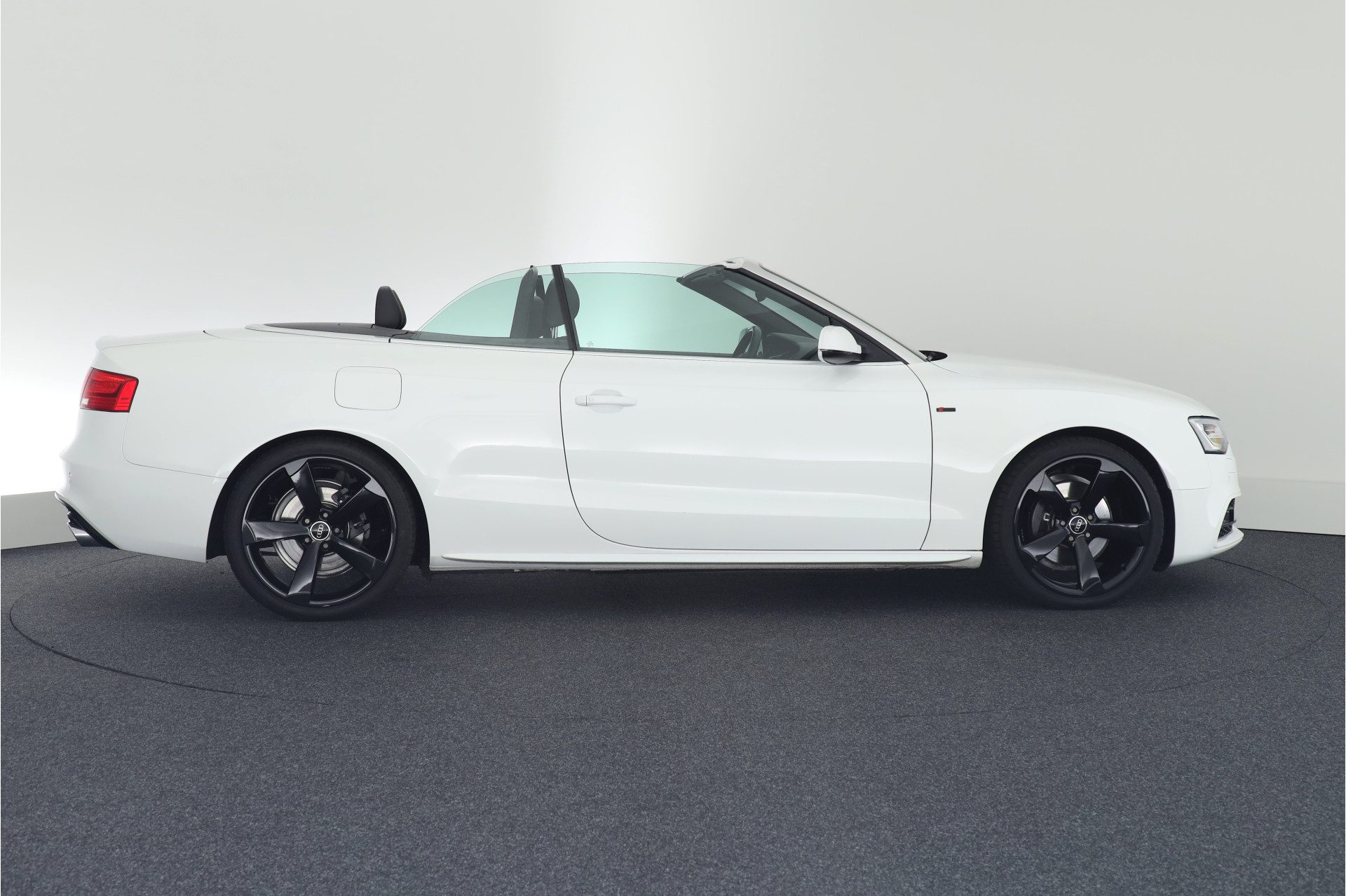 Audi A5 Cabriolet 2.0 TFSI 211pk S-tronic quattro 2x S-Line Nekverwarming Stoelverwarming Keyless Xenon Leder Navigatie