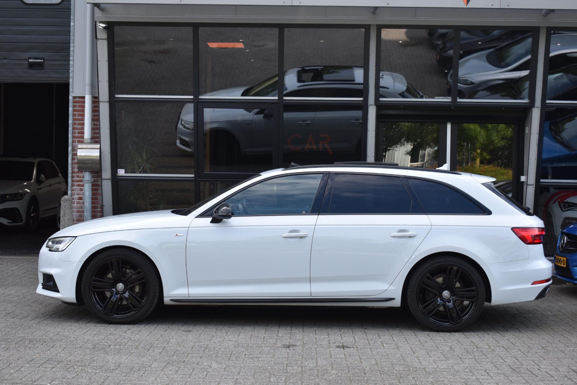 Audi A4 Avant 2.0 TDI quattro 3x S Line Pano Virtual Keyless 19″