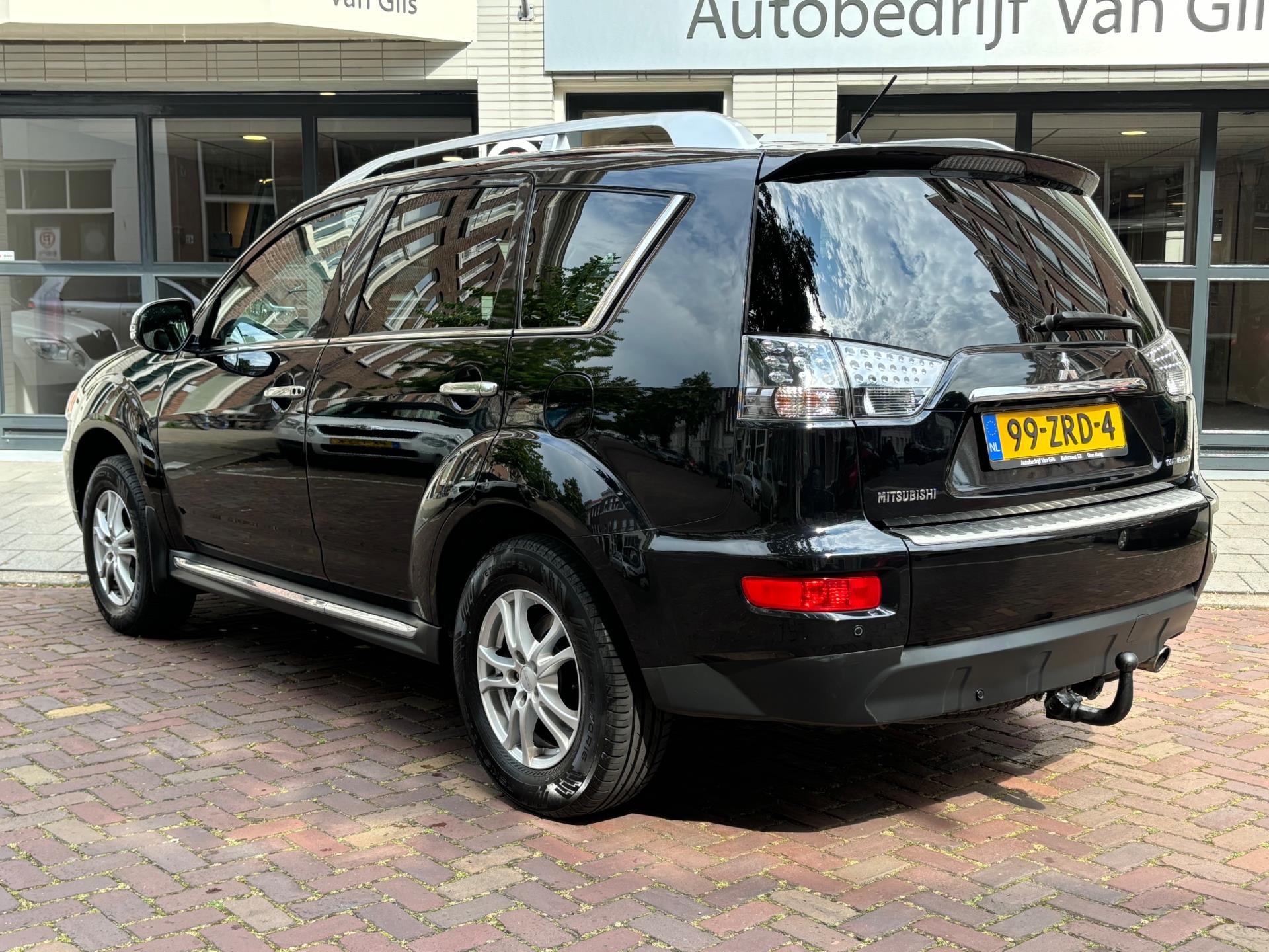 Mitsubishi Outlander 2.0 Edition One | AUTOMAAT | AIRCO | XENON | CAMERA | NAVIGATIE | TREKHAAK |