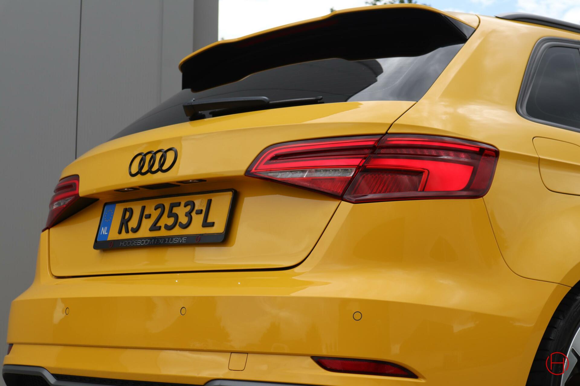 Audi A3 Sportback 1.0 TFSI Sport S Line / Vegas Yellow / Uniek & zeer mooi! / Liefhebbers auto!