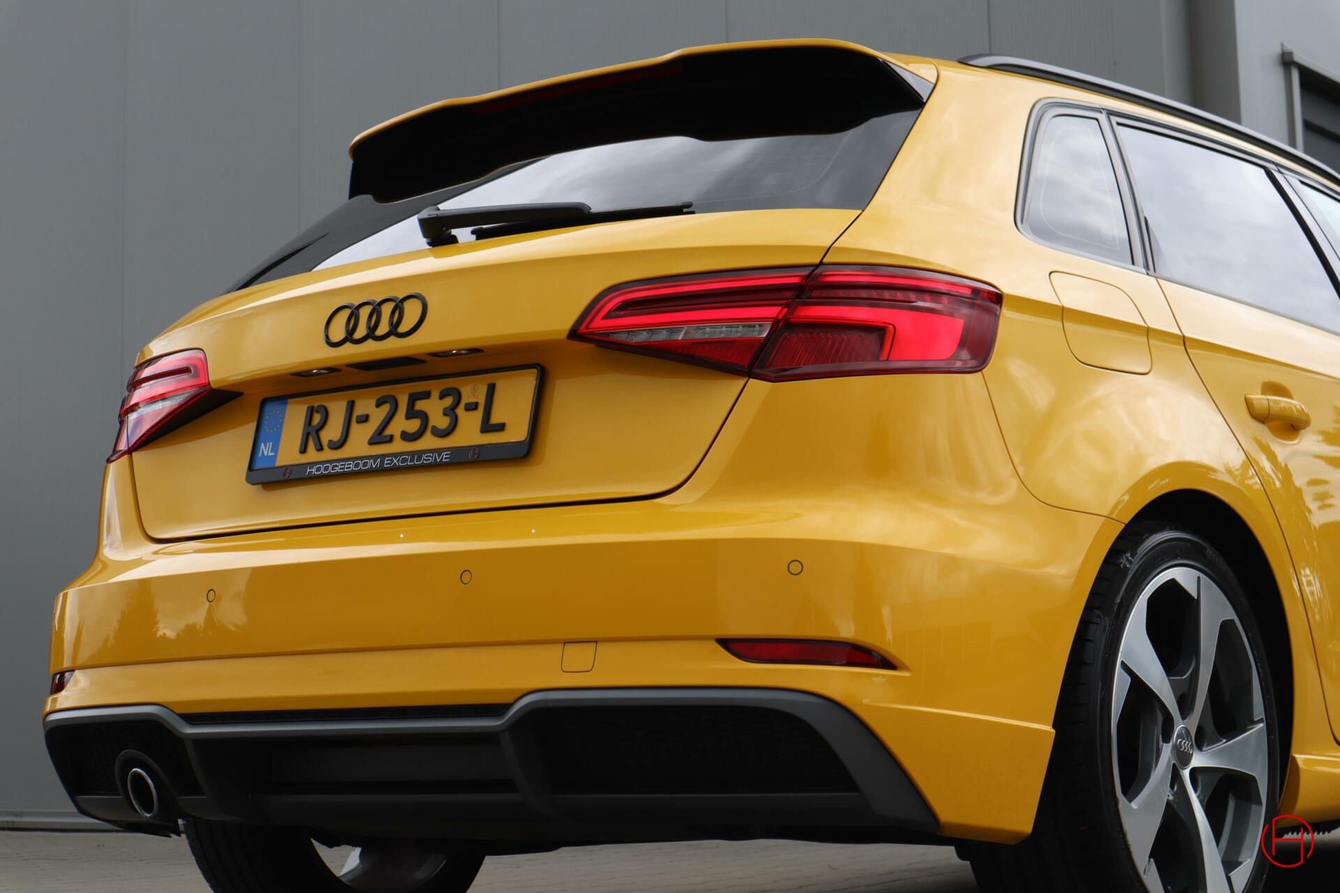 Audi A3 Sportback 1.0 TFSI Sport S Line / Vegas Yellow / Uniek & zeer mooi! / Liefhebbers auto!