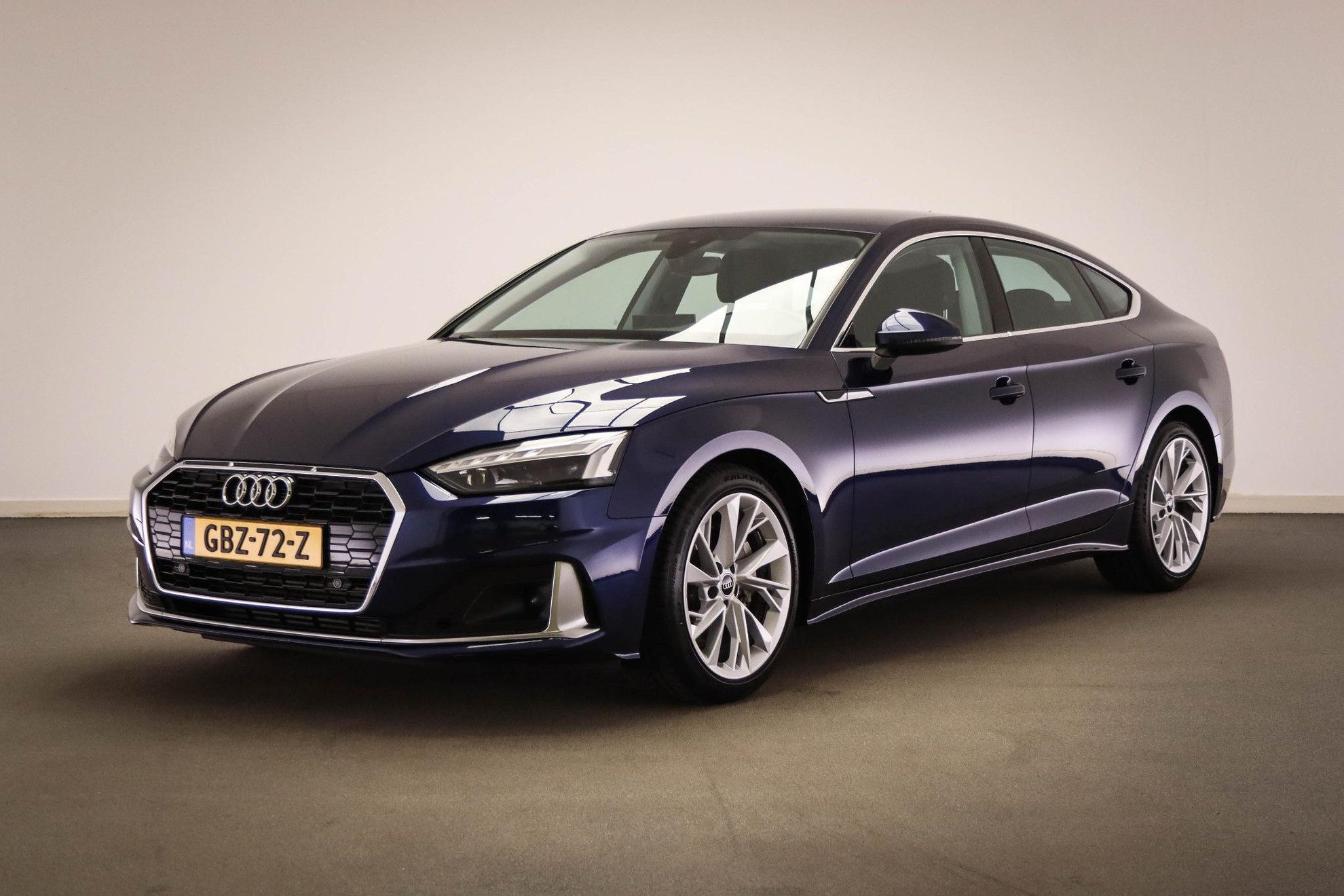 Audi A5 Sportback 40 TFSI Advanced Edition | ASSISTENTIE RIJDEN / PARKING- PACK | MASSAGE | VIRTUAL COCKPIT | ACC | DRAADLOZE LADER | CAMERA | 18″