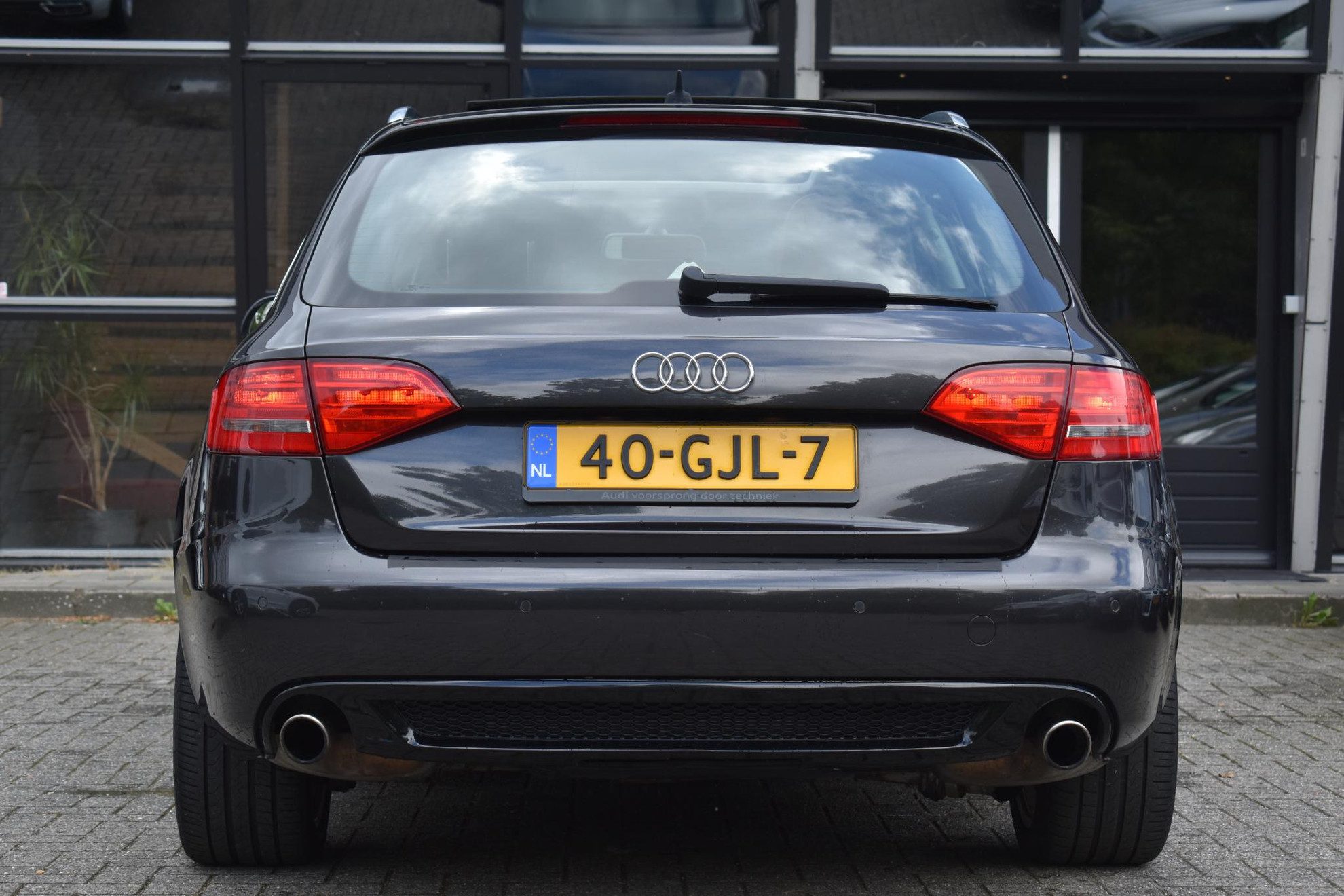 Audi A4 Avant 3.2 FSI quattro Pro Line Pano Voorzien van nieuwe motor