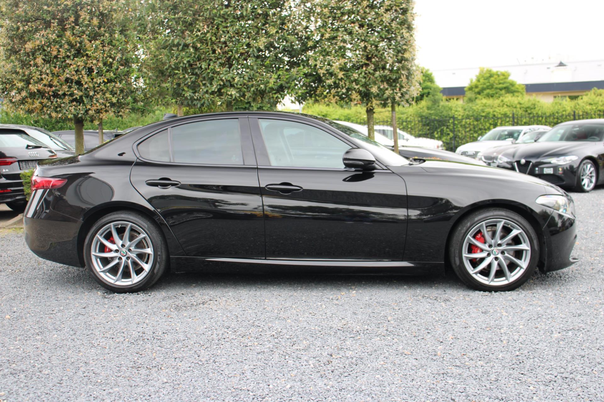 Alfa Romeo Giulia 2.0T Super 200 PK Aut. Xenon Leder Camera Memory ’18