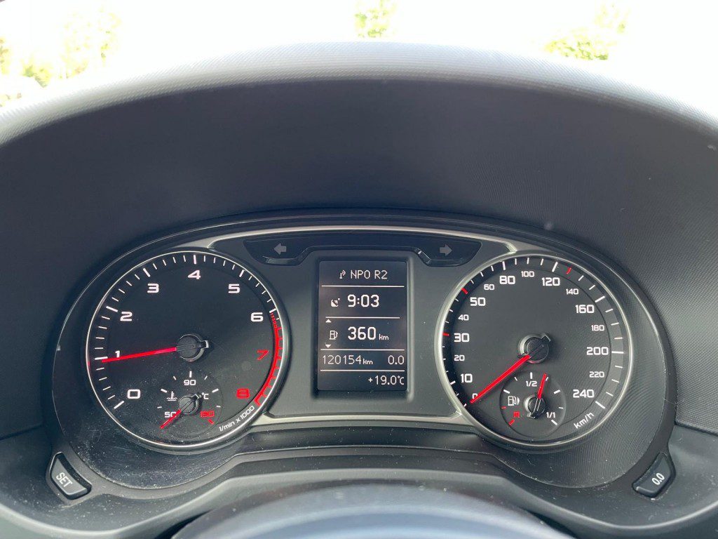 Audi A1 1.2 TFSI Admired S-line Navi Bluetooth PDC Onderhoudsfacturen a