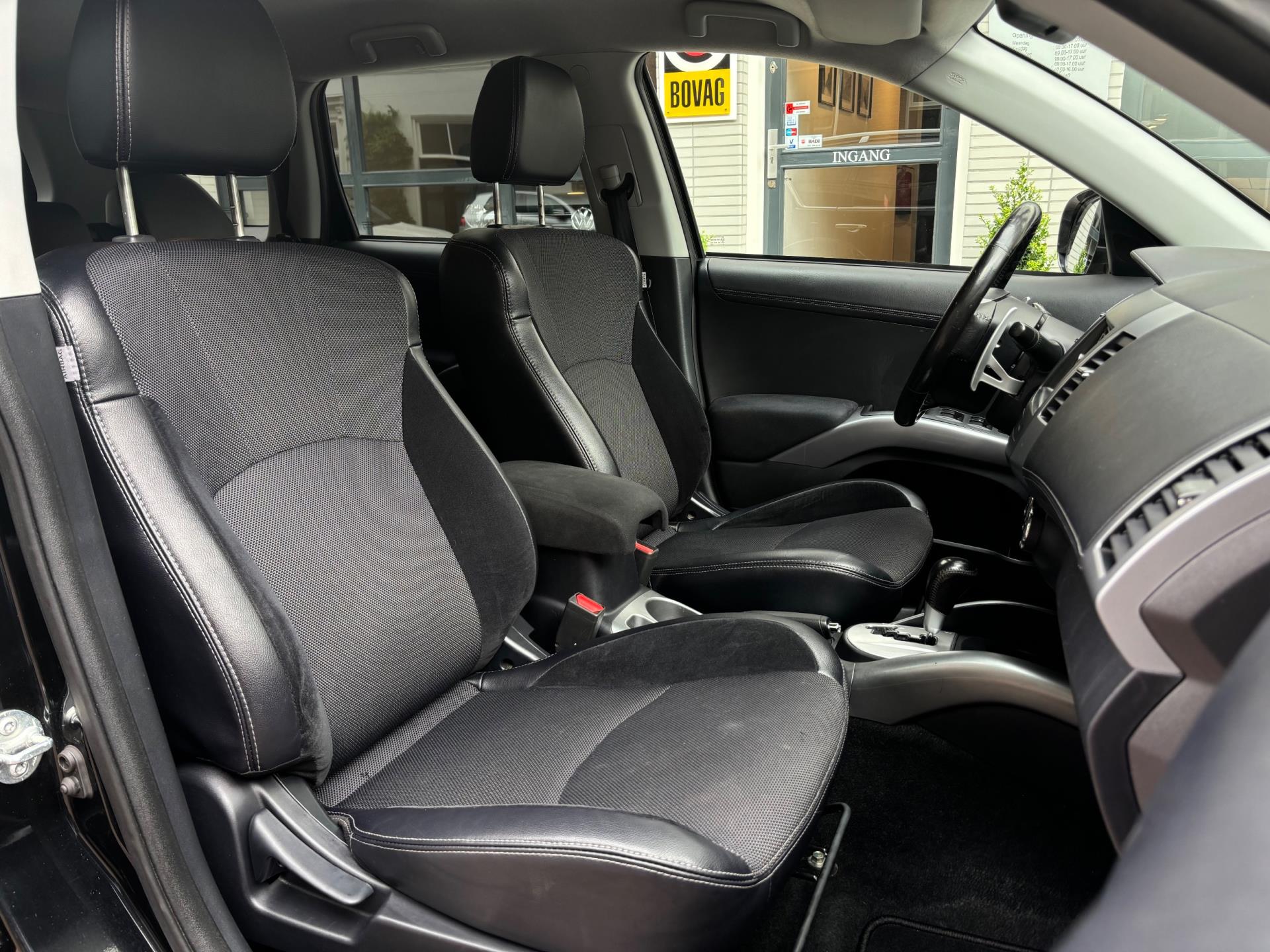 Mitsubishi Outlander 2.0 Edition One | AUTOMAAT | AIRCO | XENON | CAMERA | NAVIGATIE | TREKHAAK |