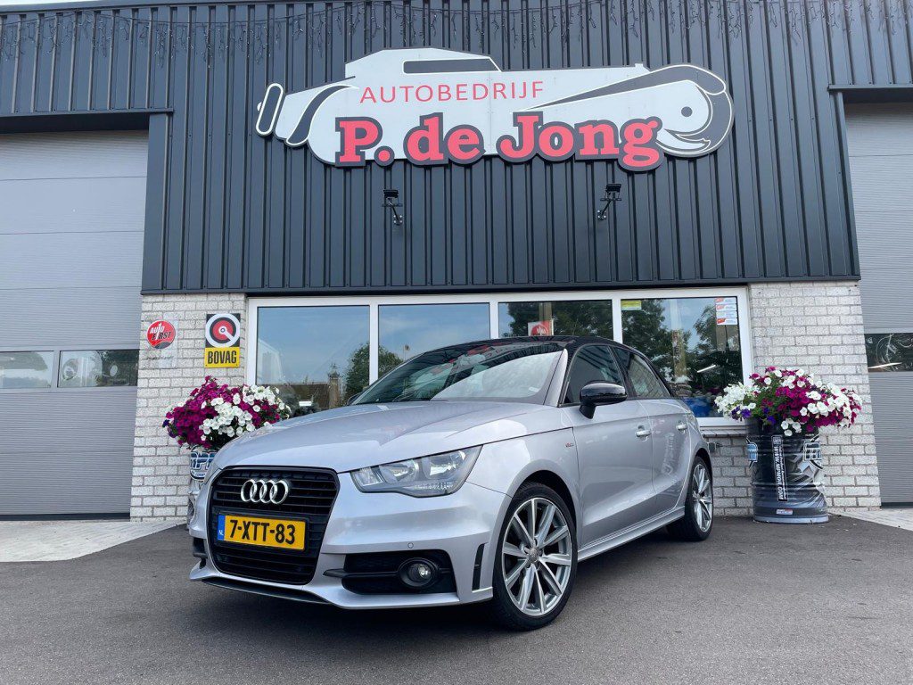 Audi A1 1.2 TFSI Admired S-line Navi Bluetooth PDC Onderhoudsfacturen a