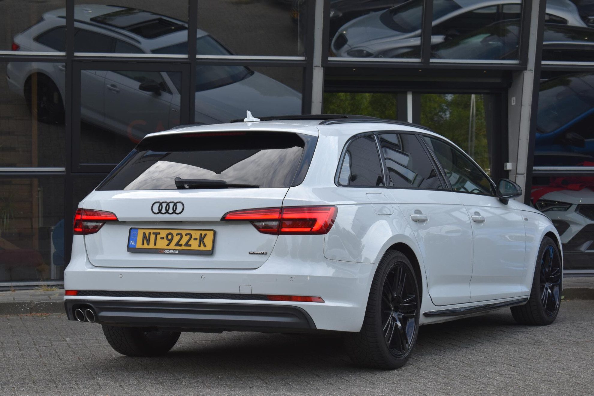 Audi A4 Avant 2.0 TDI quattro 3x S Line Pano Virtual Keyless 19″