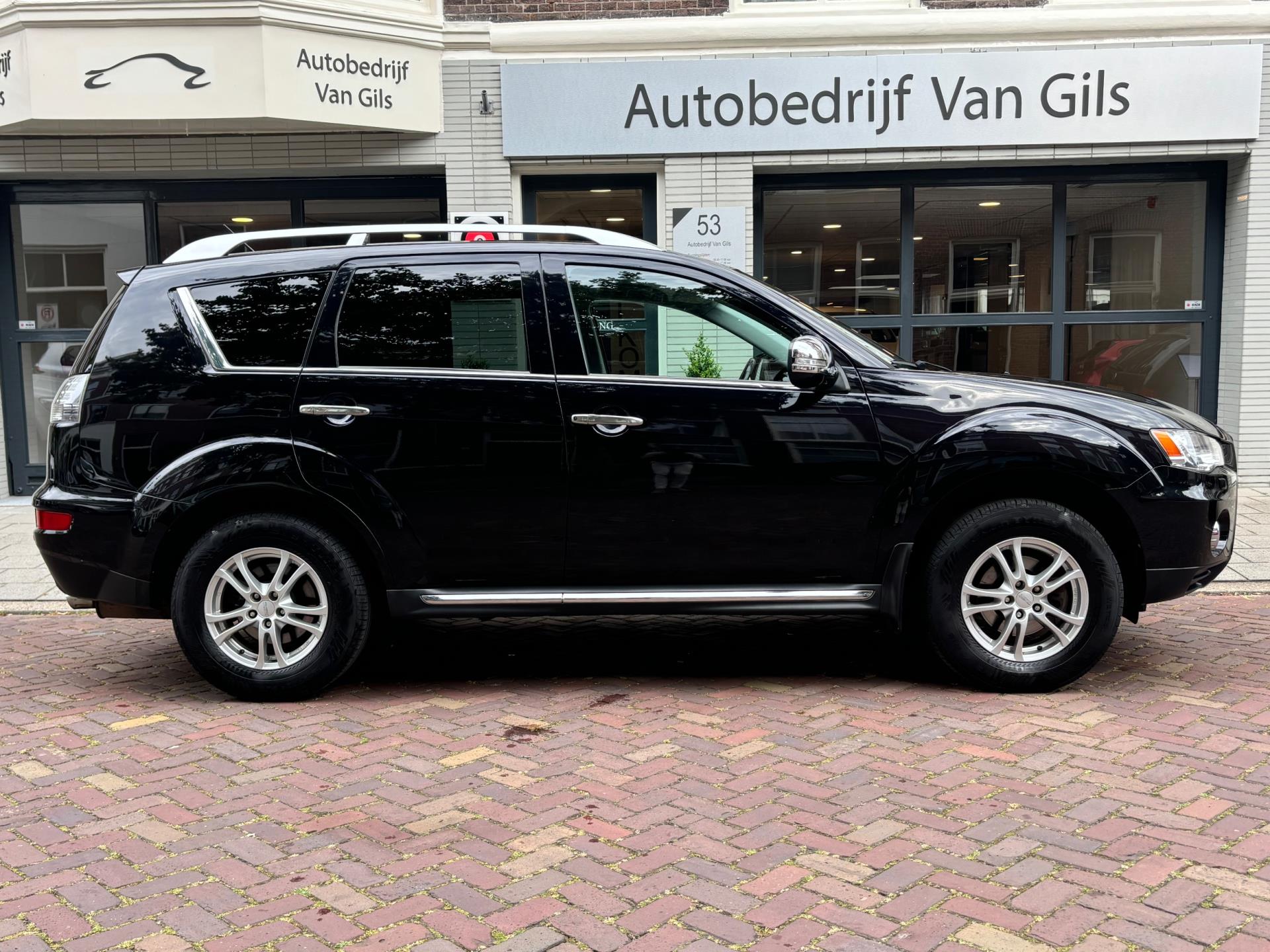 Mitsubishi Outlander 2.0 Edition One | AUTOMAAT | AIRCO | XENON | CAMERA | NAVIGATIE | TREKHAAK |