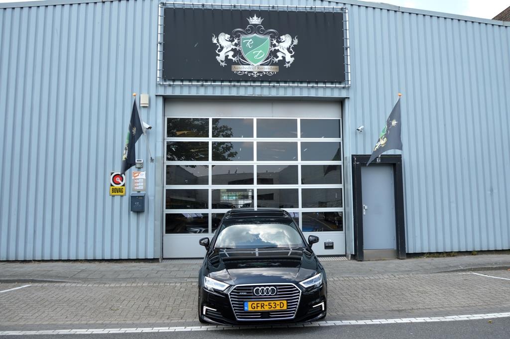 Audi A3 Sportback 40 e-tron 204PK LED/CAM/S18/NAVI/LEER/PANO