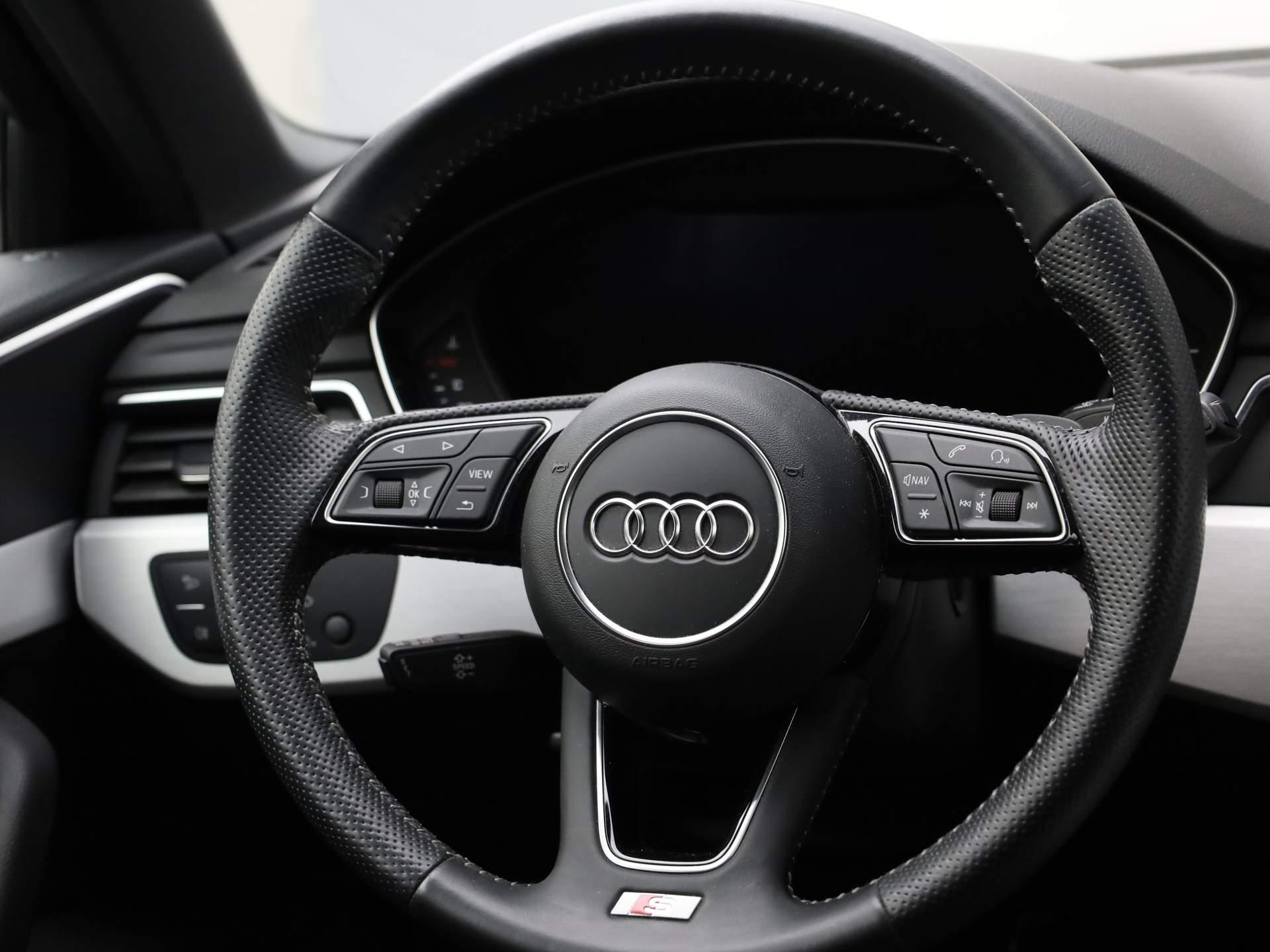 Audi A4 Avant 40 TFSI/190PK Sport S line edition · Drive select · Trekhaak · Leder/stof