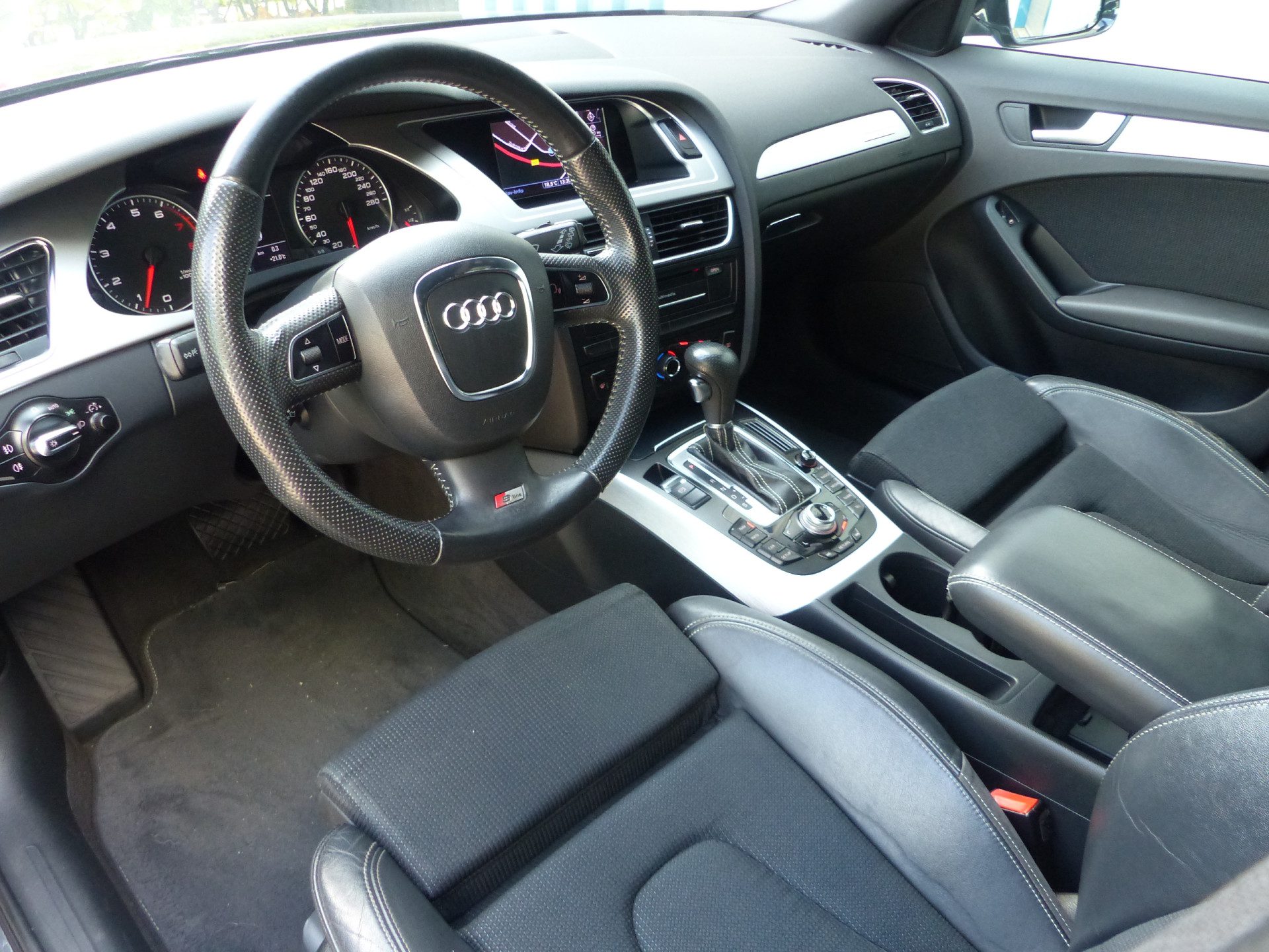 Audi A4 Avant 2.0 TFSI quattro S-Line Xenon/Leder/19”Ketting vv/ NL Auto/z.g.o.h.! N.A.P.