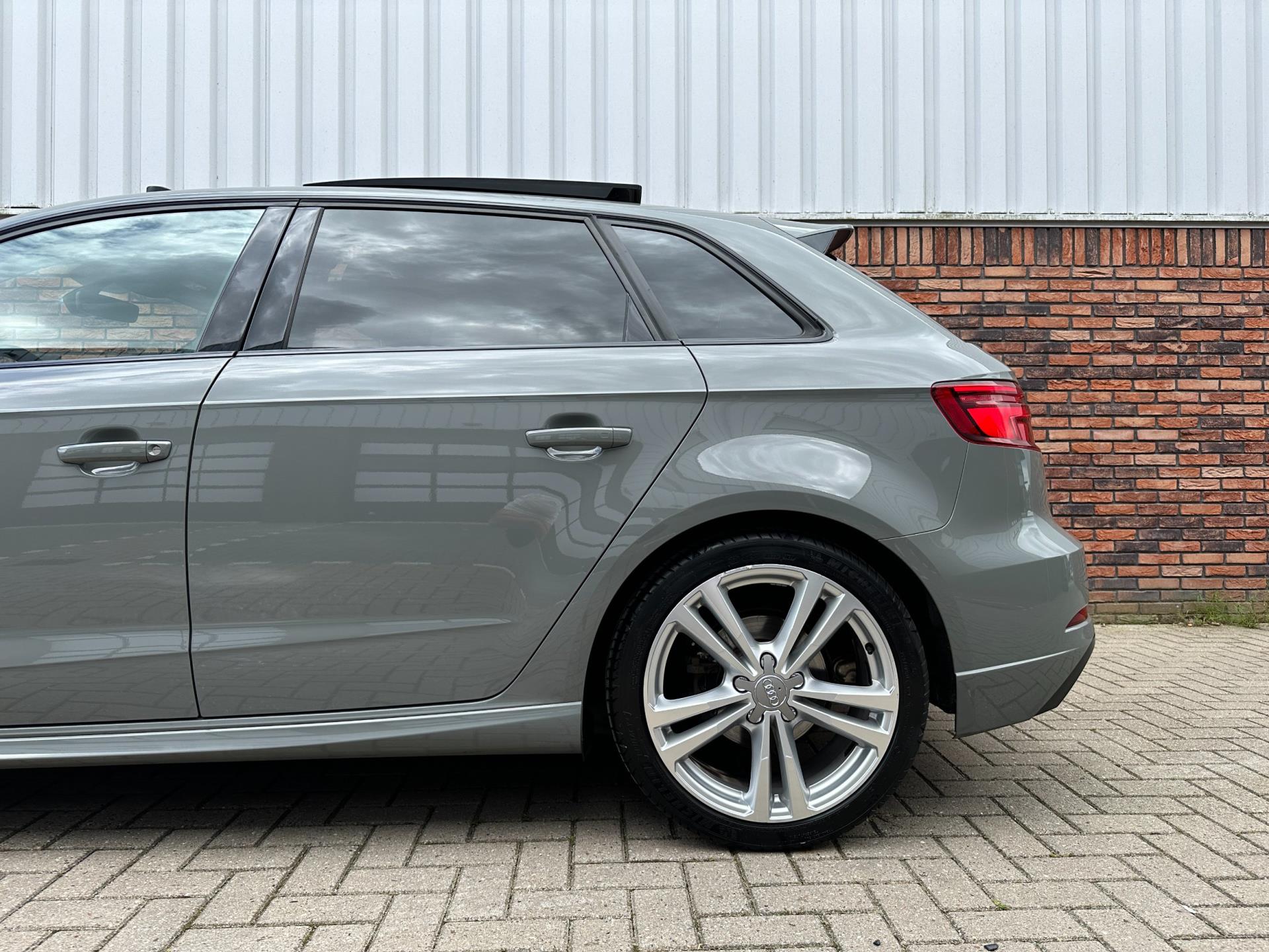 Audi A3 Sportback 35 TFSI CoD Advance Sport S-Line|Pano|