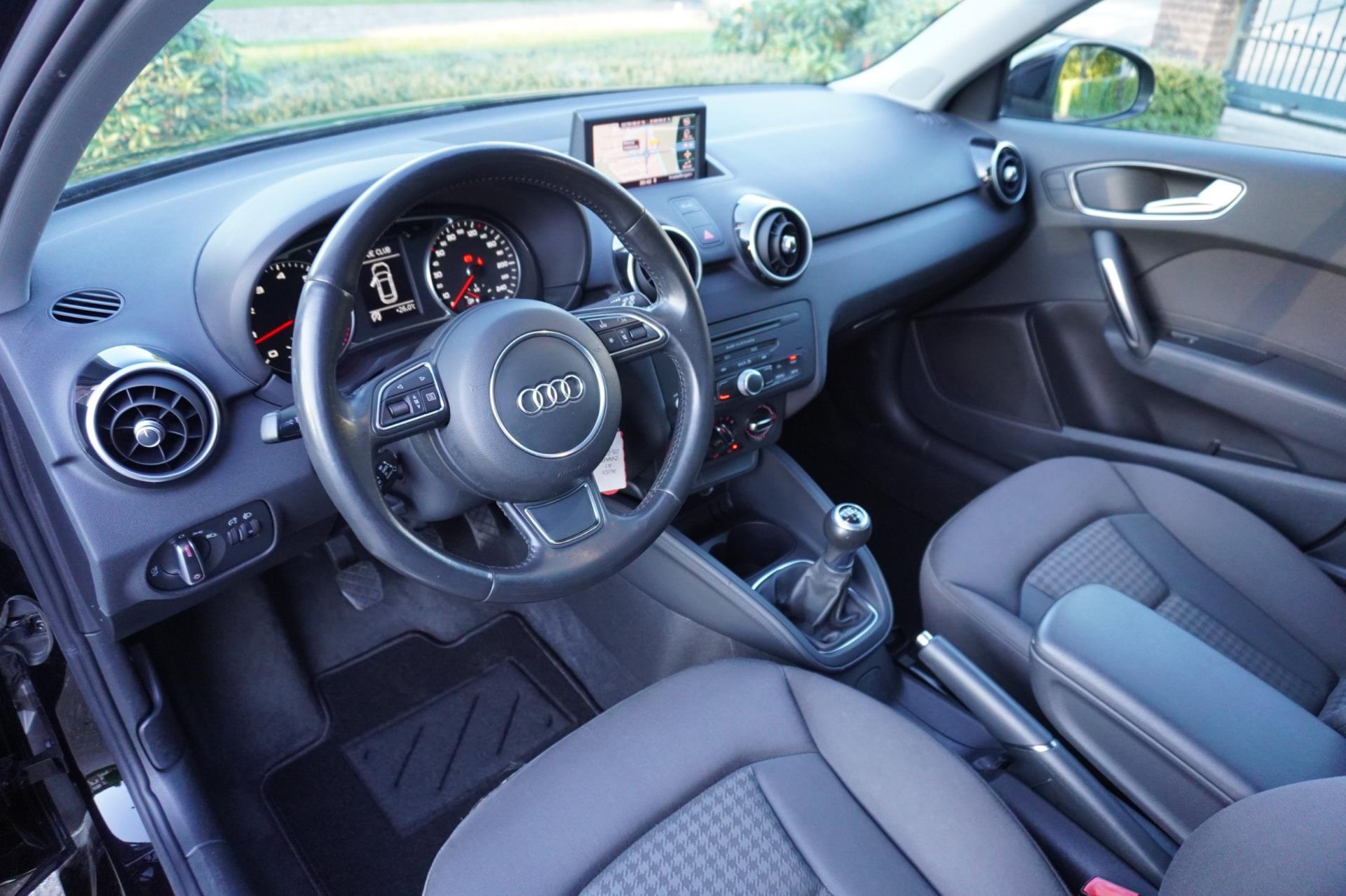 Audi A1 Sportback 1.2 TFSI Connect 5Drs Airco Navi Lm Velgen