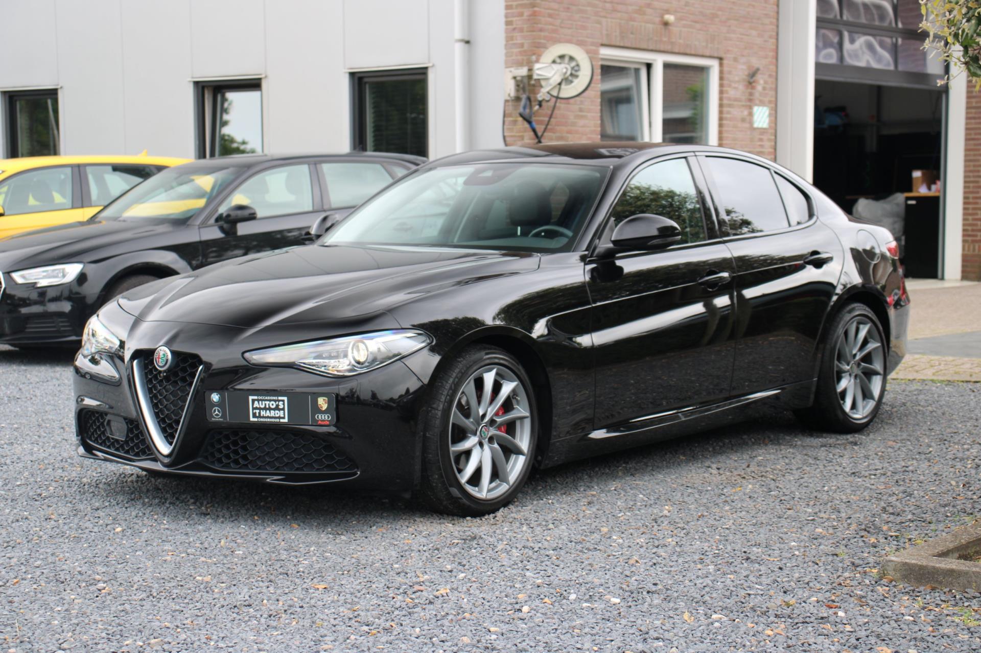 Alfa Romeo Giulia 2.0T Super 200 PK Aut. Xenon Leder Camera Memory ’18