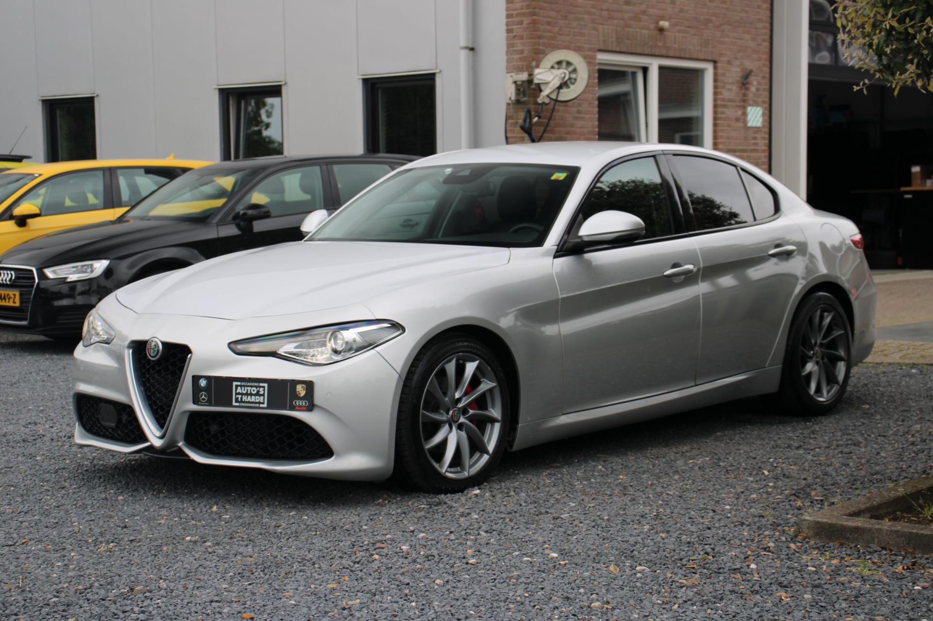 Alfa Romeo Giulia 2.0T Super 200 PK Aut. Veloce Xenon Leder Camera 18”