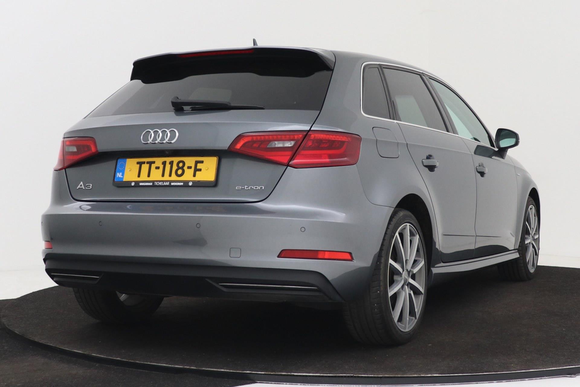 Audi A3 Sportback 1.4 e-tron PHEV Ambition Pro Line plus | Leer | Sportstoelen | Camera | Navigatie