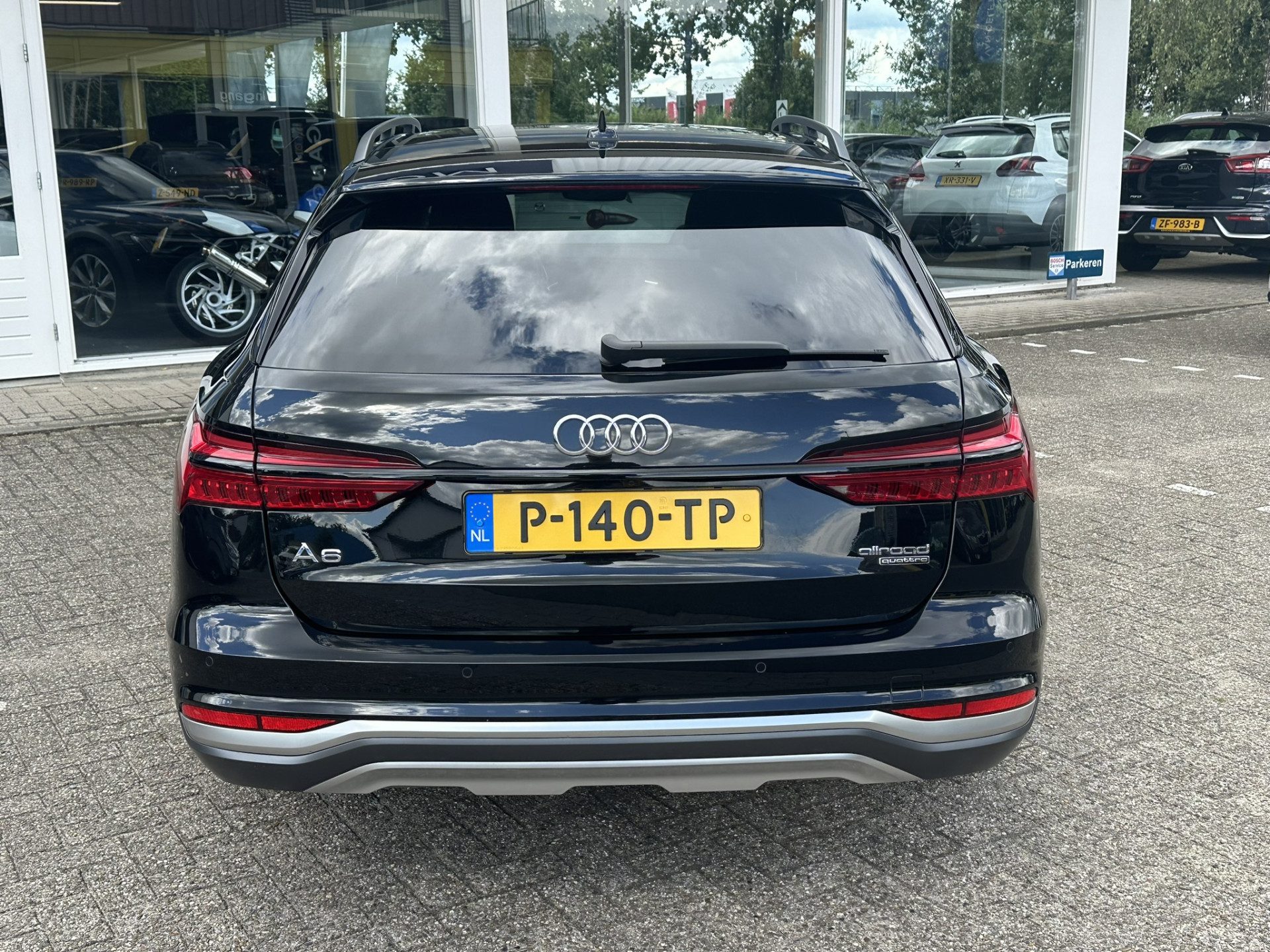 Audi A6 Allroad quattro 45 TDI | LED | PANO | Keyless | Luchtvering | Apple Carplay | Stoelen- Stuur en achterbank verwarmd | Trekhaak .