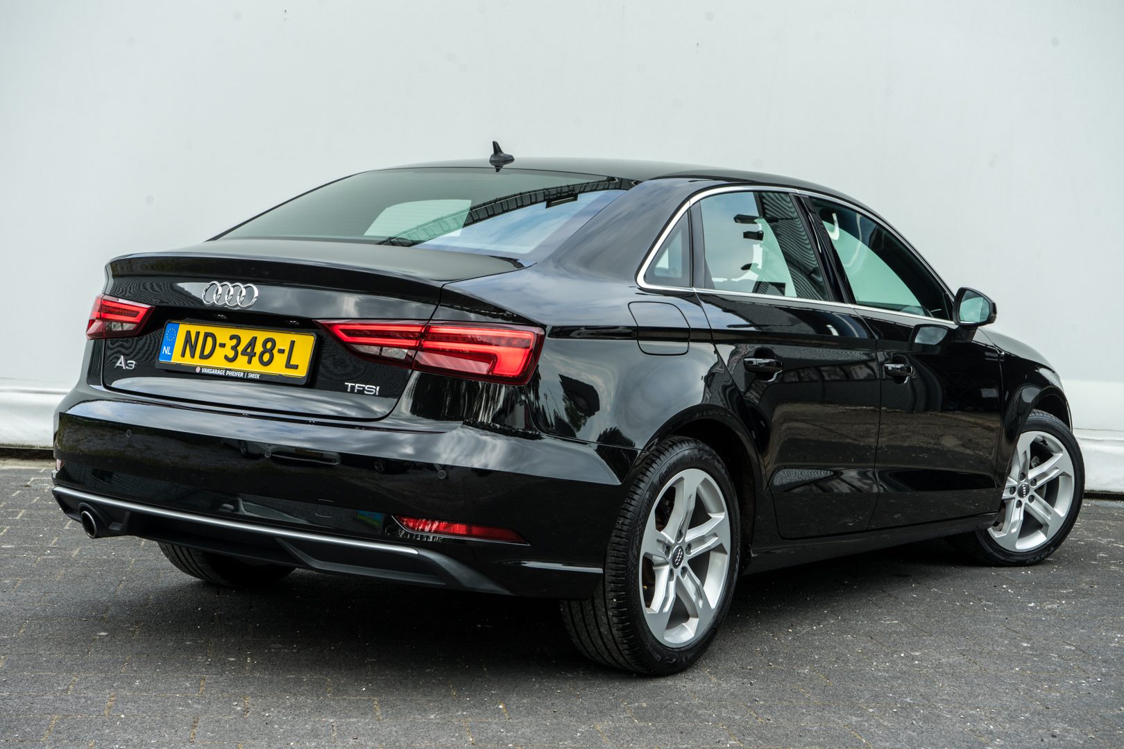 Audi A3 Limousine 1.0 TFSI Sport Lease Edition Navigatie/ Sportstoelen/ 17″ Lmv/ Pdc/ Cruise control