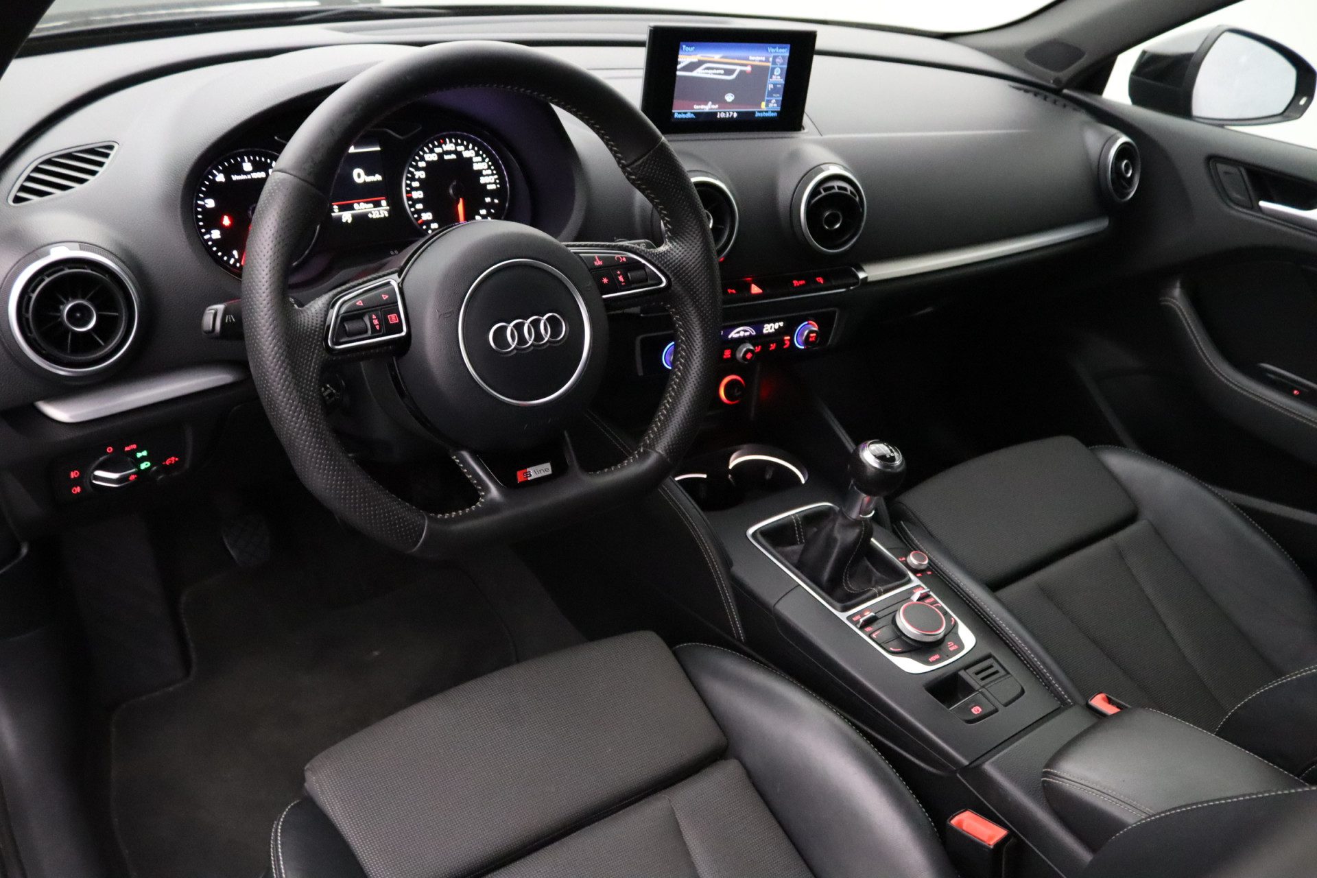 Audi A3 Sportback 1.4 TFSI CoD Ambition Pro Line S | Cruise control | bi-xenon koplampen | Parkeersensoren | Navigatie