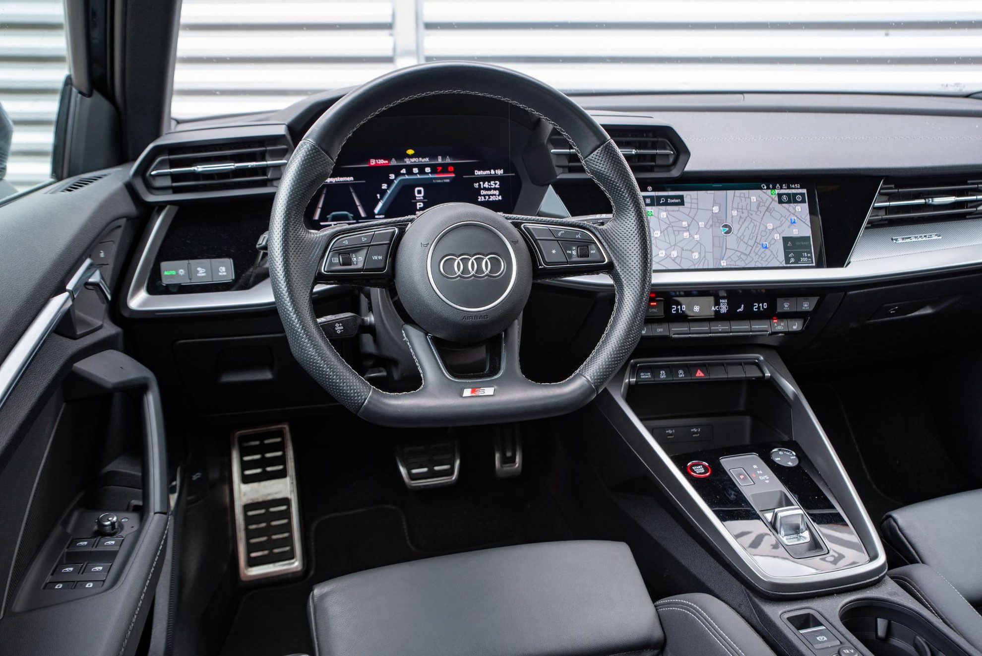 Audi A3 Sportback 2.0 TFSI S3 quattro Panodak B&O Leer Navigatie DAB+ LED