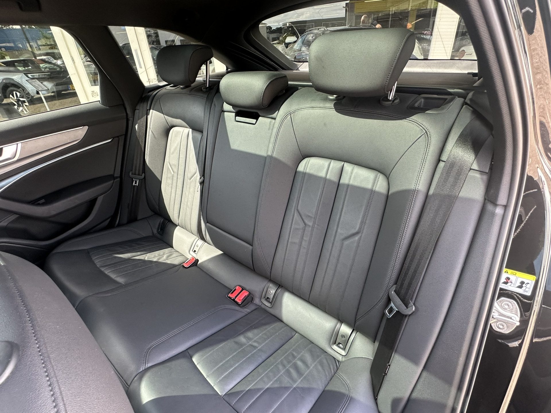 Audi A6 Allroad quattro 45 TDI | LED | PANO | Keyless | Luchtvering | Apple Carplay | Stoelen- Stuur en achterbank verwarmd | Trekhaak .