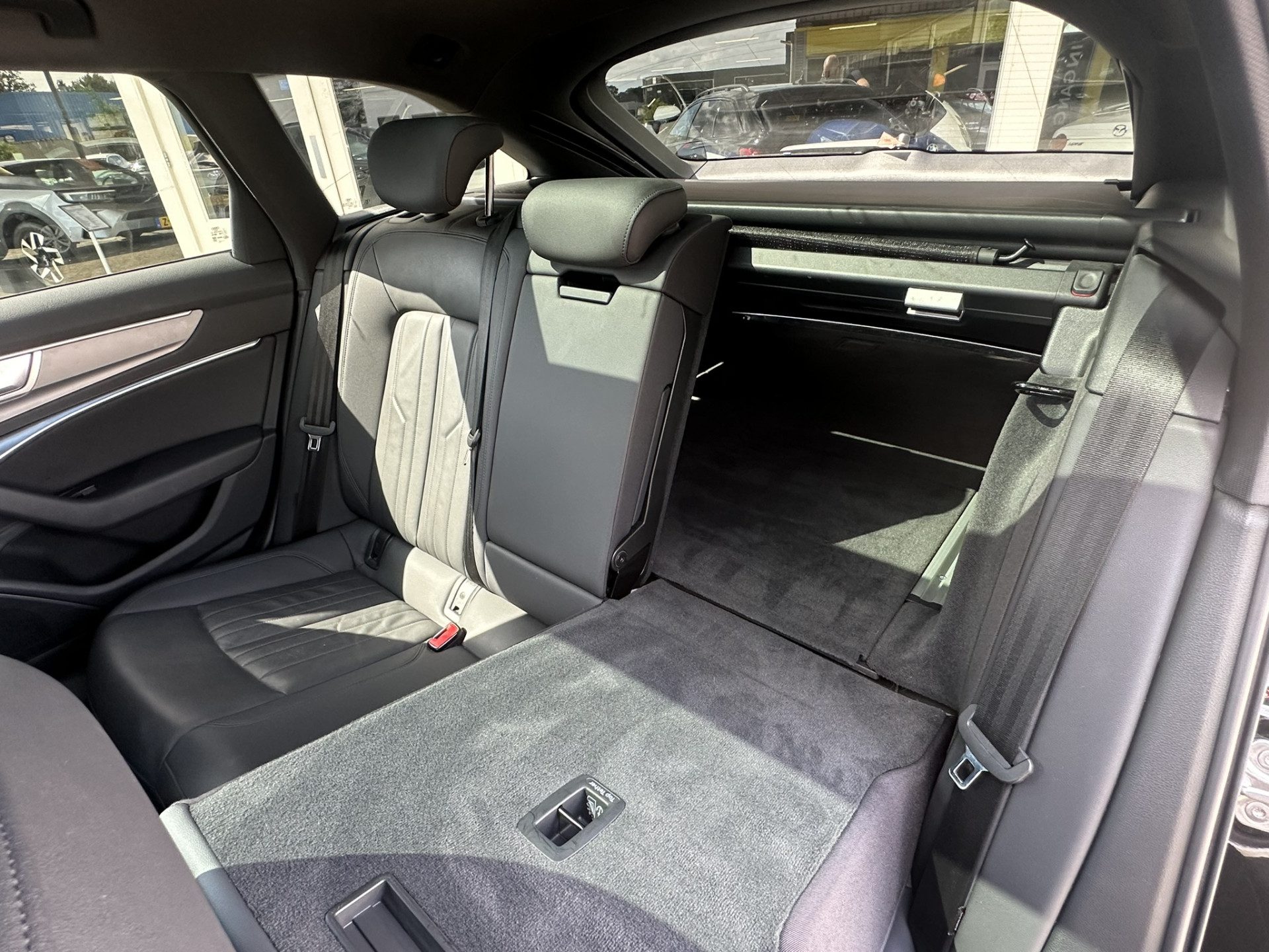 Audi A6 Allroad quattro 45 TDI | LED | PANO | Keyless | Luchtvering | Apple Carplay | Stoelen- Stuur en achterbank verwarmd | Trekhaak .