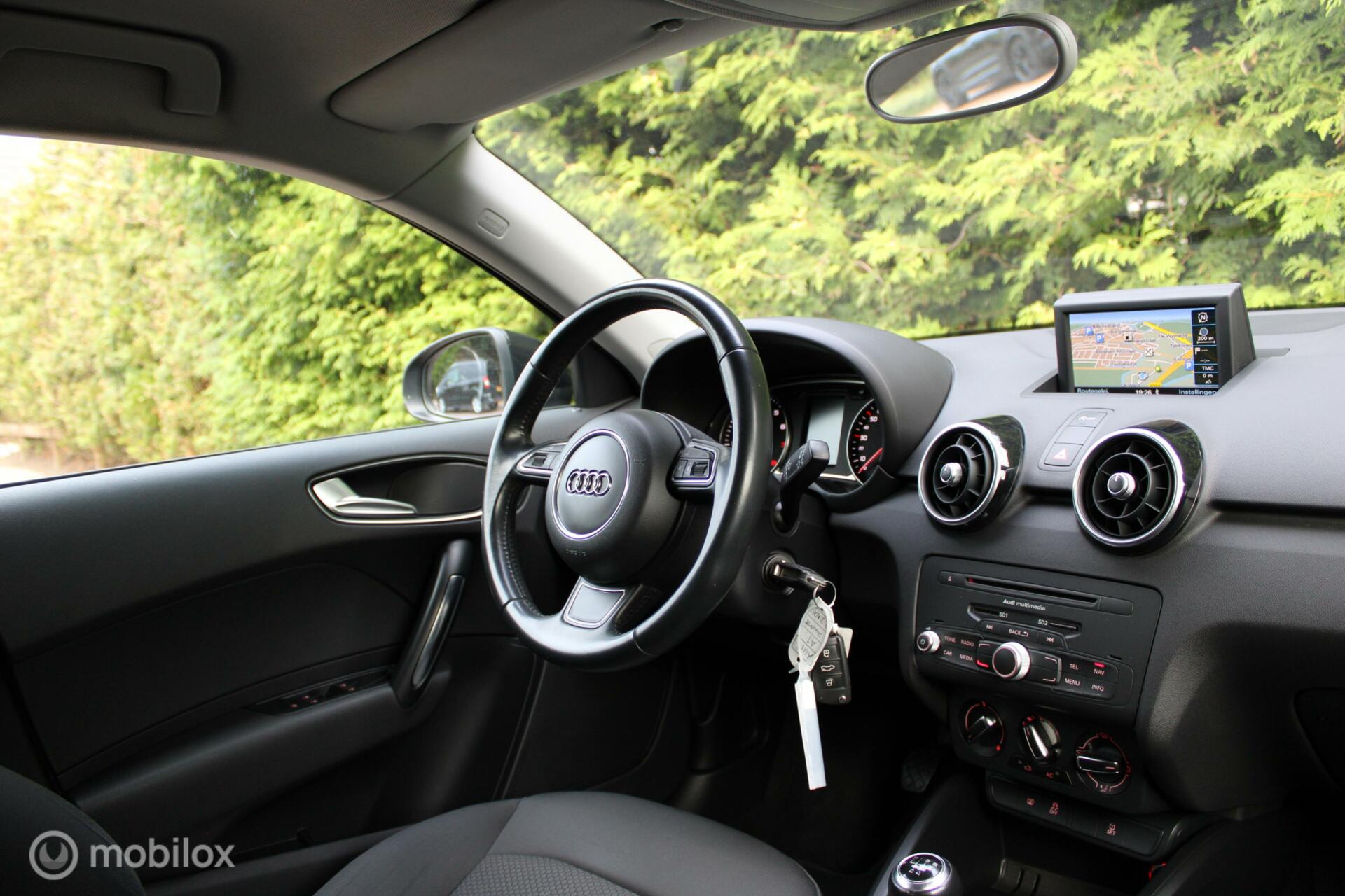 Audi A1 Sportback 1.2 TFSI S-Line Navigatie Airco Cruise control