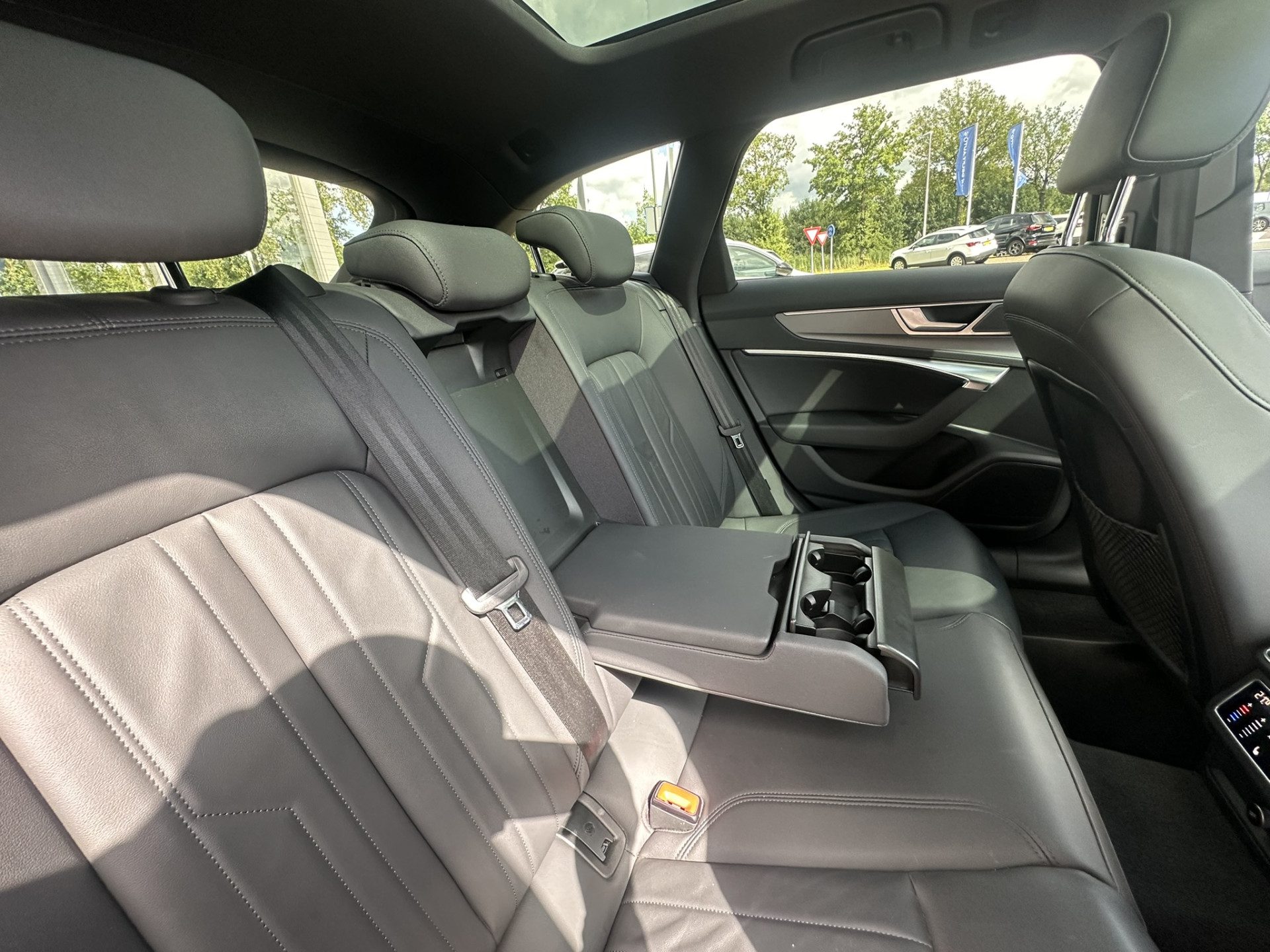 Audi A6 Allroad quattro 45 TDI | LED | PANO | Keyless | Luchtvering | Apple Carplay | Stoelen- Stuur en achterbank verwarmd | Trekhaak .