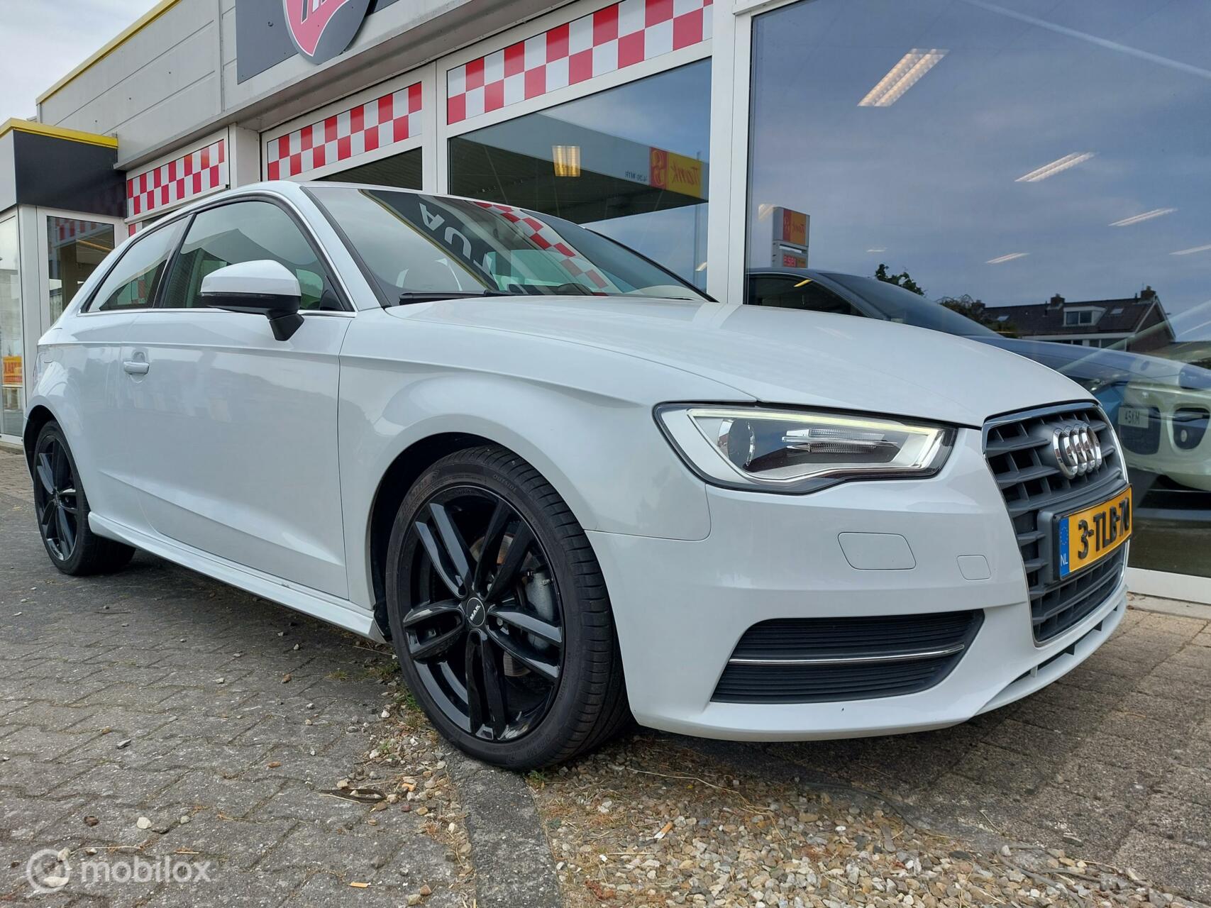 Audi A3  1.6 TDI ultra Attraction Pro Line