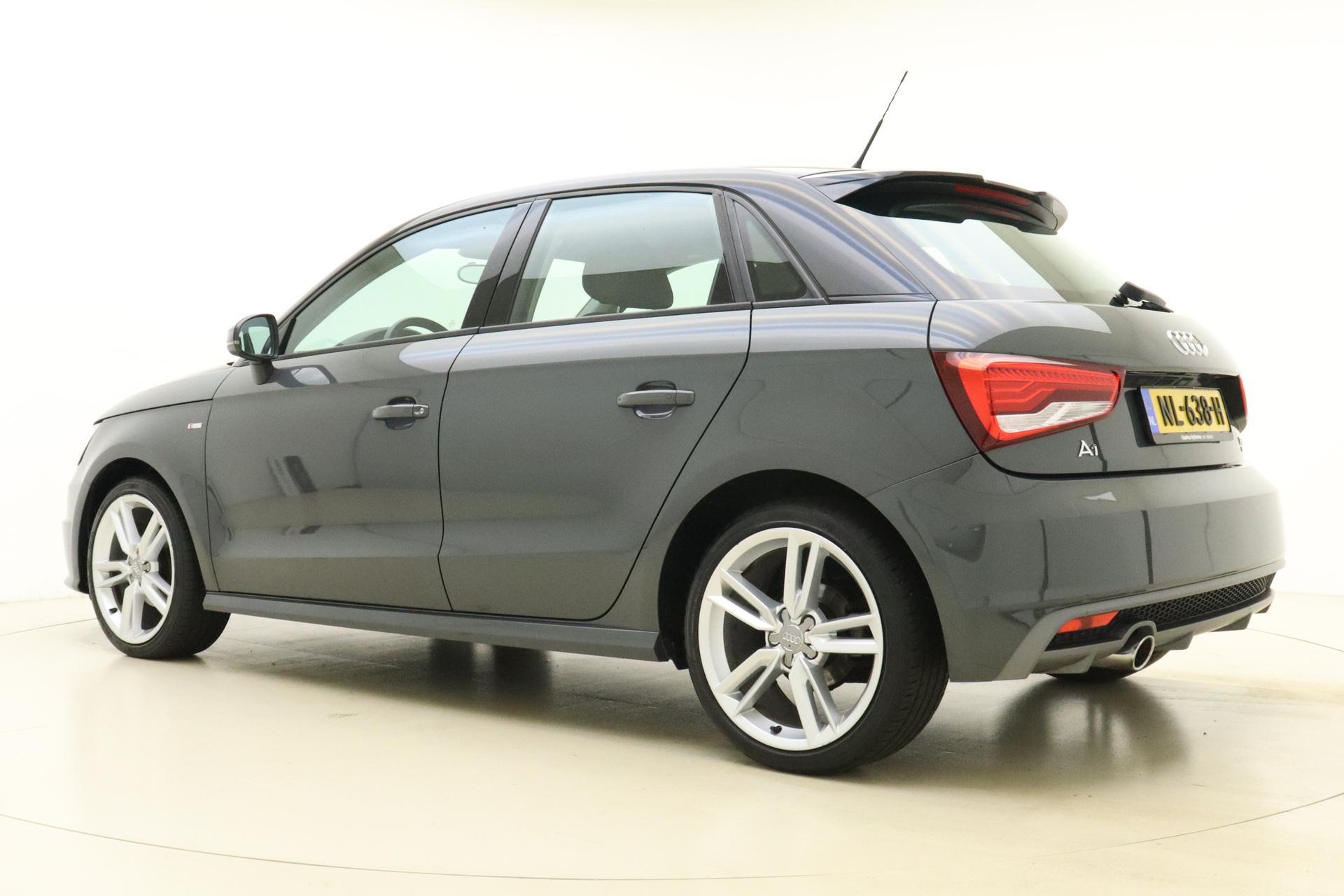 Audi A1 Sportback 1.0 TFSI Adrenalin | Navigatie | S-line exterieur | Lichtmetalen velgen | 5 Deuren | Nette auto | Cruise control | Zwart dak