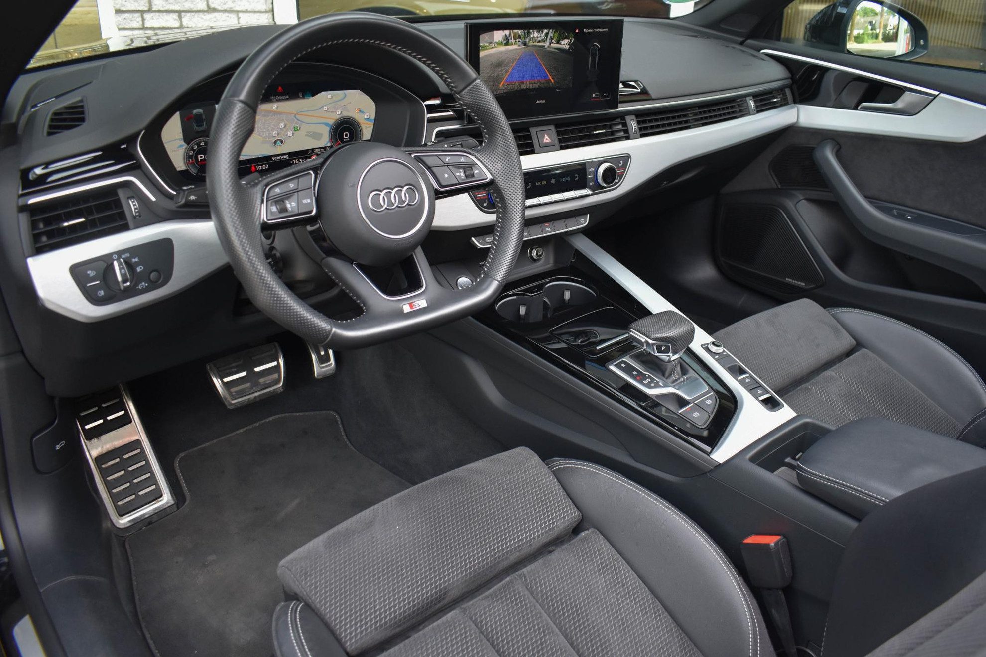 Audi A5 Cabriolet 40 TFSI S edition Virtual Dash Nekverwarming B&O