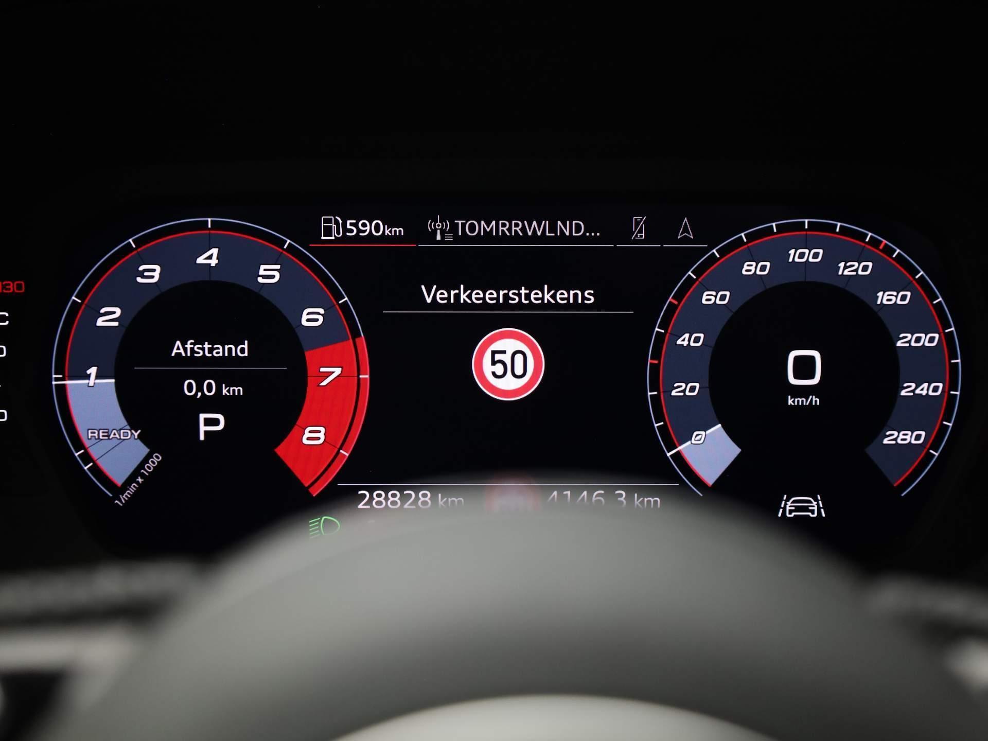 Audi A3 Sportback 30 TFSI/110PK S edition · Navigatie · Parkeersensoren · Lane assist