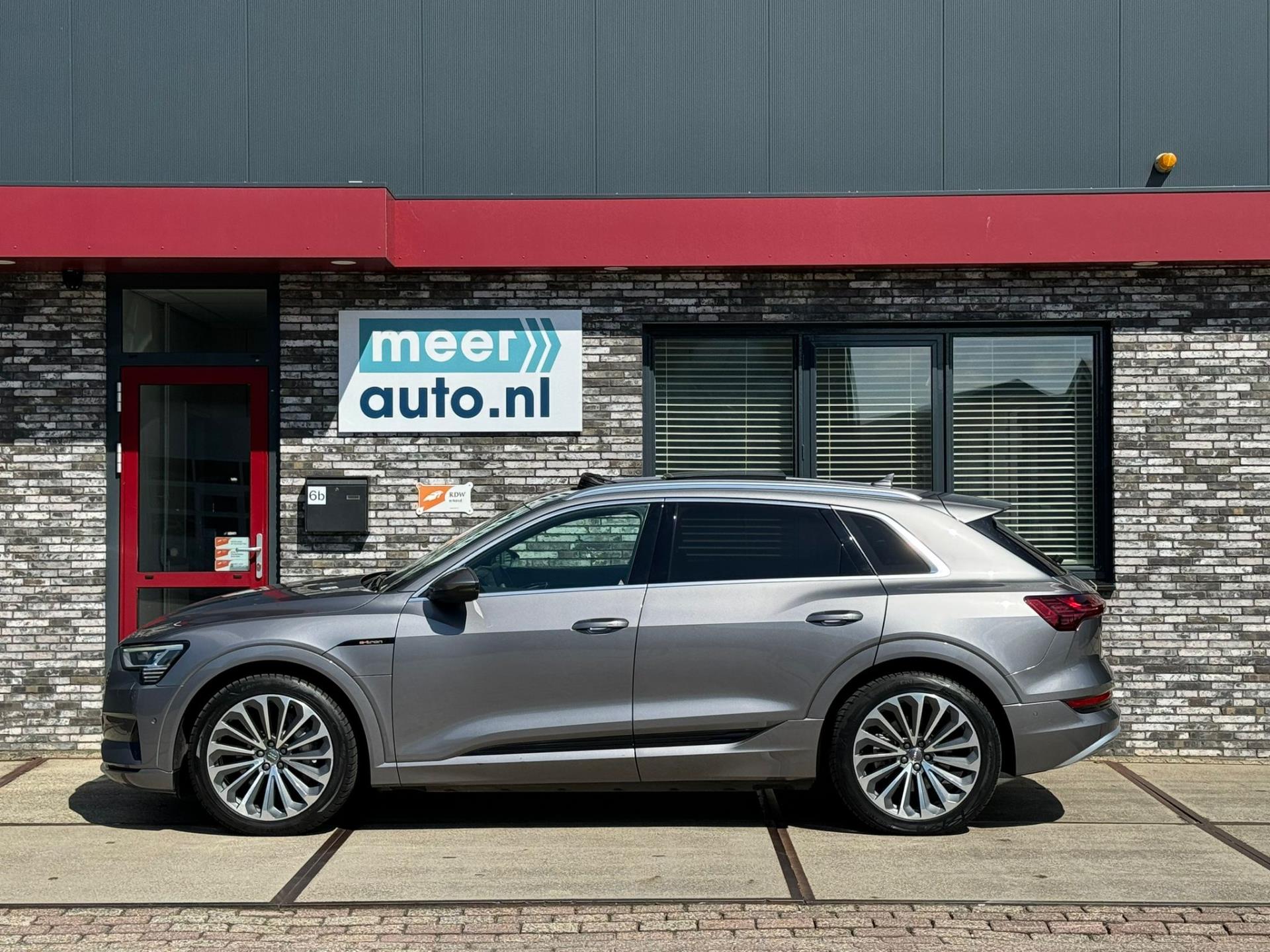 Audi E-tron E-tron 55 quattro S-LINE PANO l B&O l CARPLAY l ORG.NL l 21INCH l DEALER ONDERHOUDEN