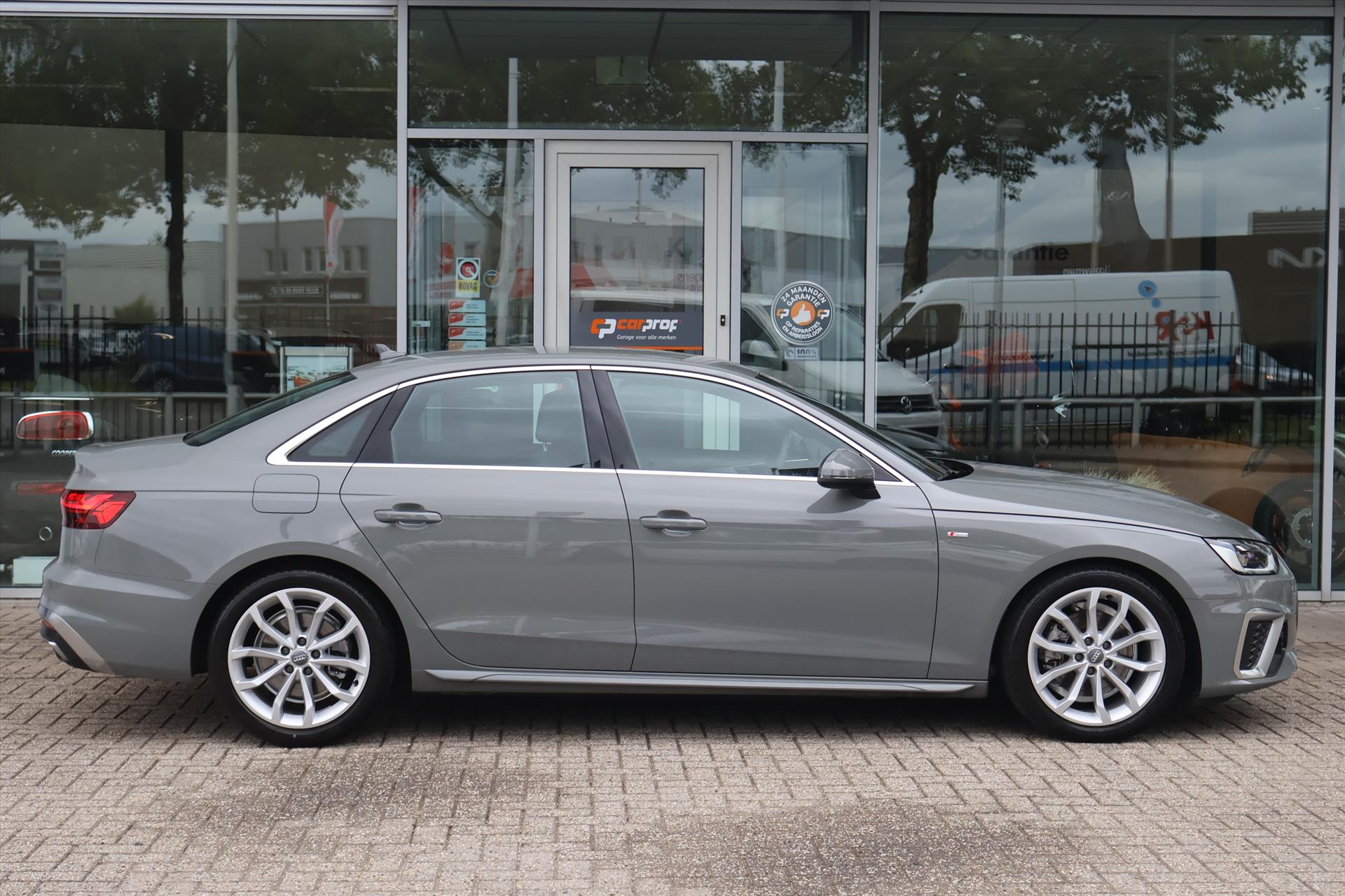 Audi A4 Limousine 35 TFSI Launch Edition S-Line 150pk | Virtual | Cruise | Carplay | LED  | Keyless Go | Navi Full