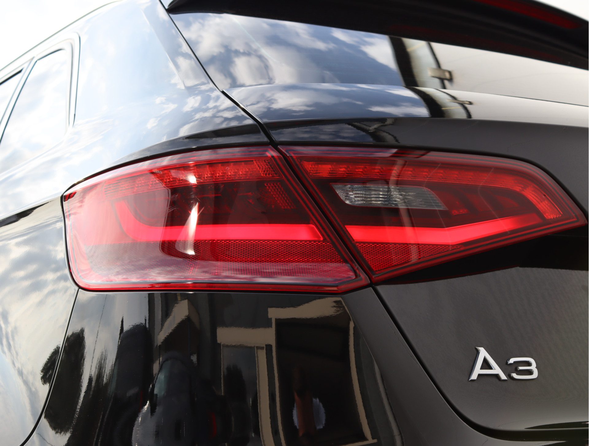 Audi A3 Sportback 1.4 e-tron S-Line Pro Line plus | Keyless | B&O | Matrix LED | Adaptieve cruise