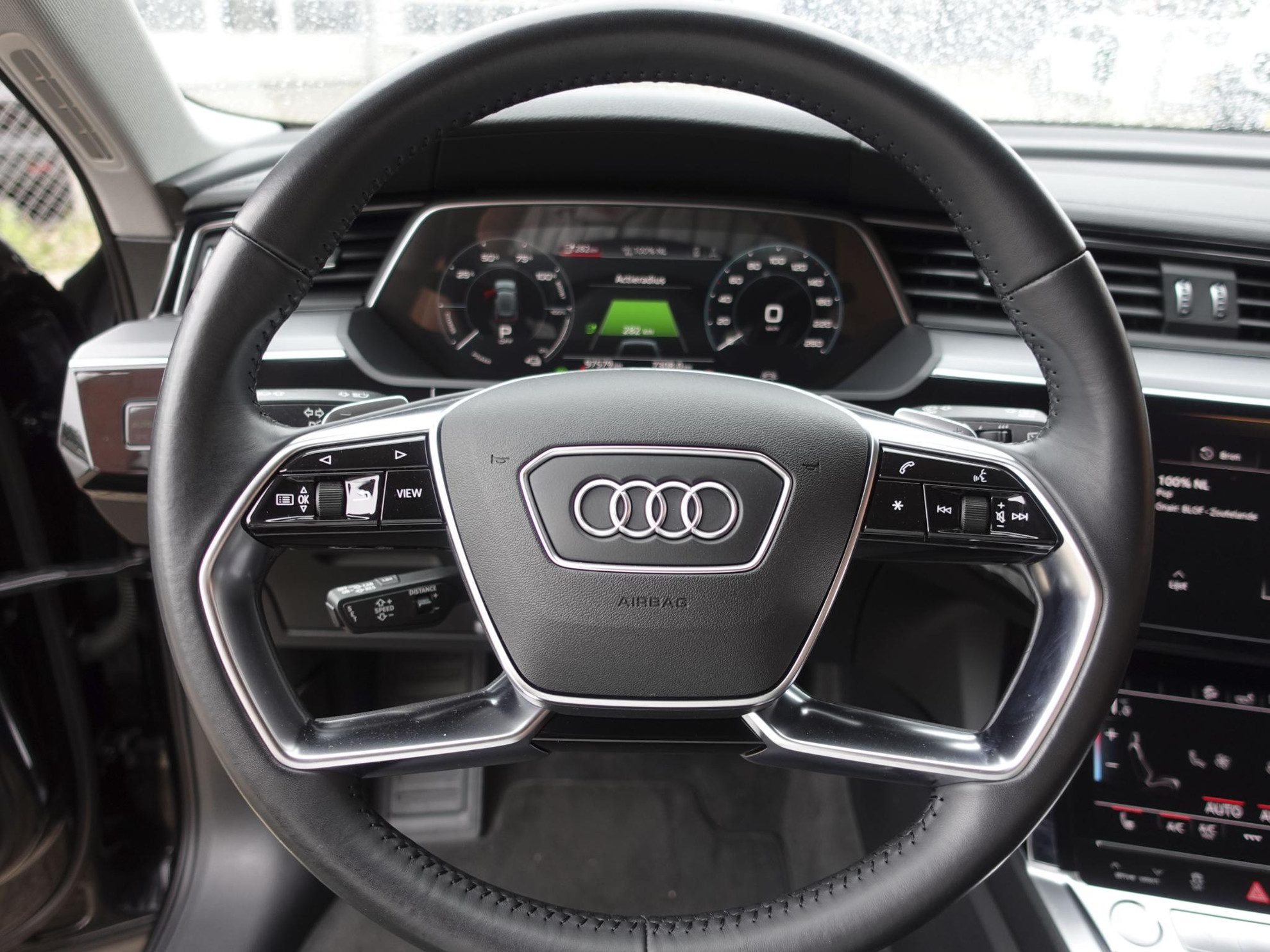 Audi E-Tron 55 Advanced Quattro Navigatie Leder LED Matrix Tour Package Camera DAB+ Electrisch bedienbare achterklep