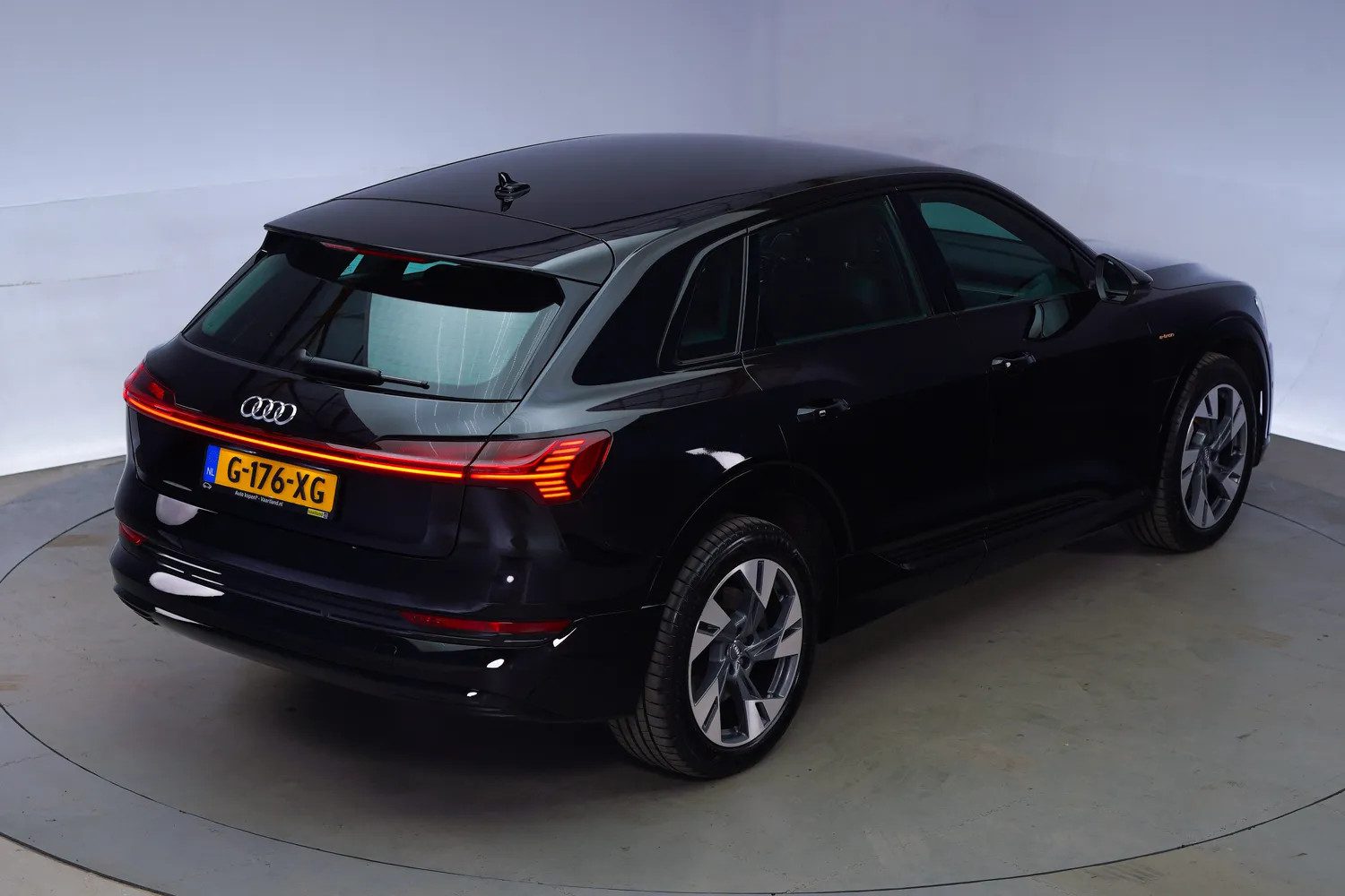 Audi e-tron 55 Quattro Advanced Pro Line Plus [ S-Line int. Luchtvering ]