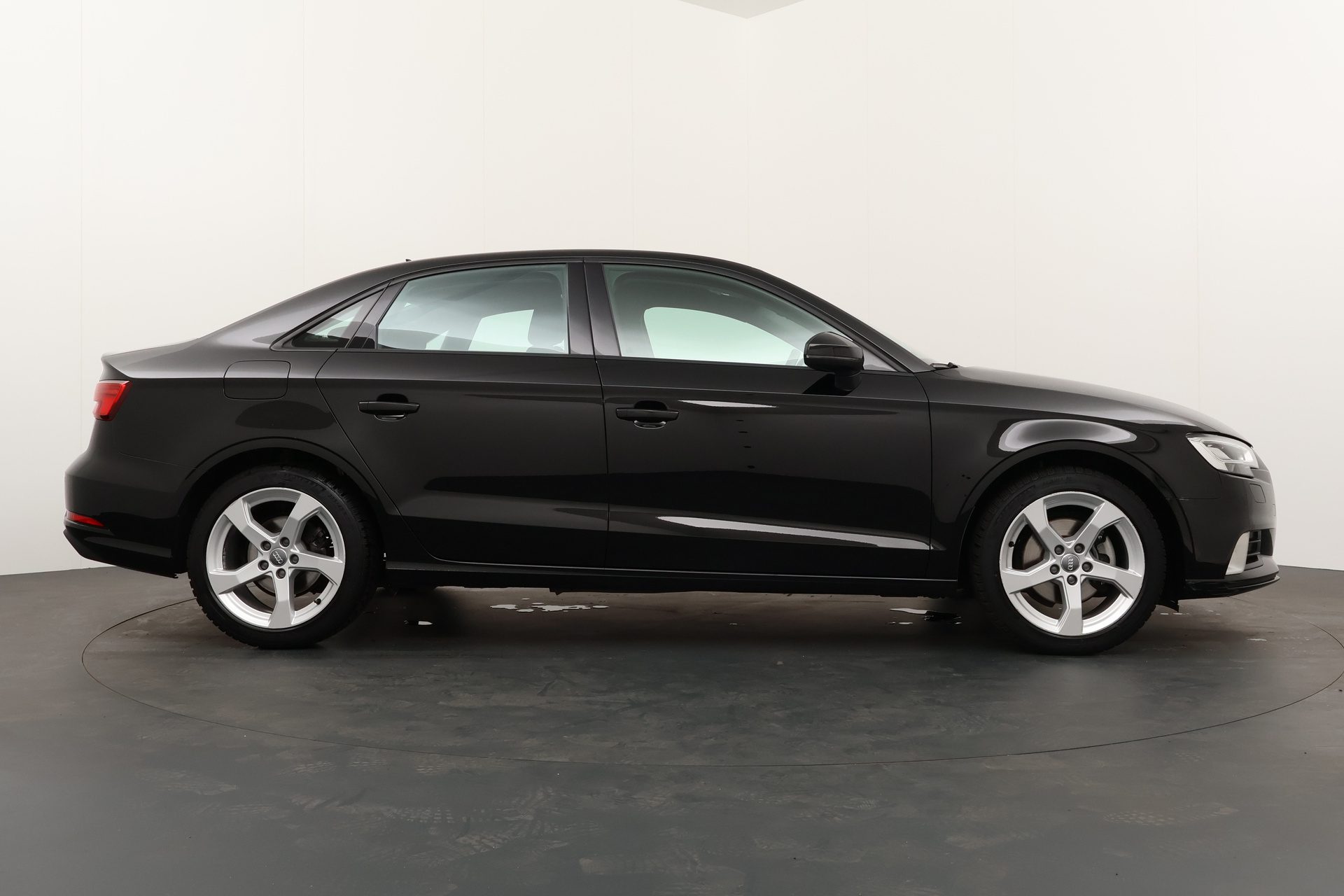 Audi A3 Limousine BWJ 2020 30 TFSI 116 PK Advance NAVI / CLIMA / CRUISE / PARKEERSENSOREN / BLUETOOTH / LMV / LANE ASSIST