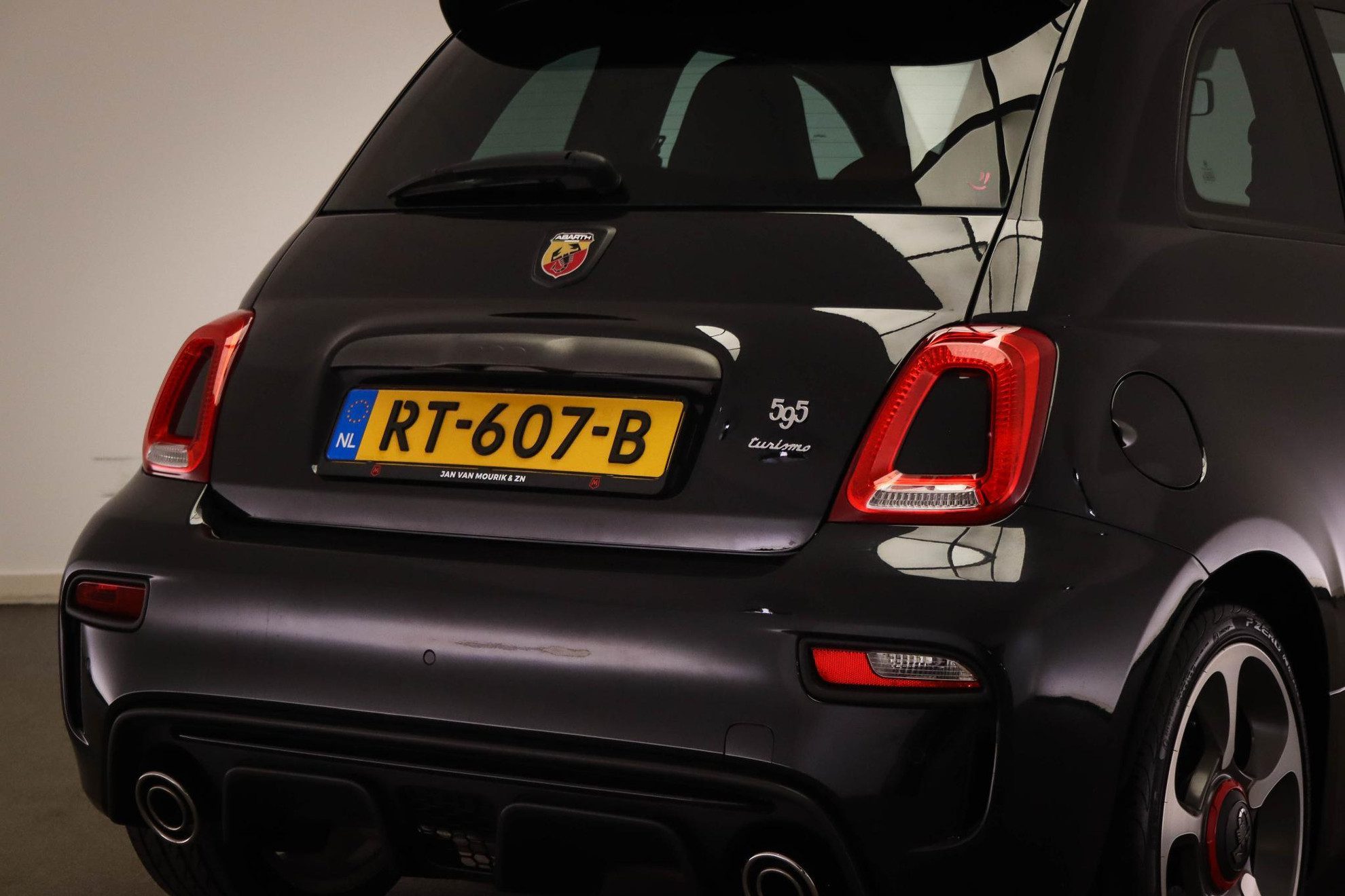 Abarth 500 1.4 T-Jet Abarth Turismo | LEDER | CLIMA |  UCONNECT | NAVI | DAB | PDC | 17″