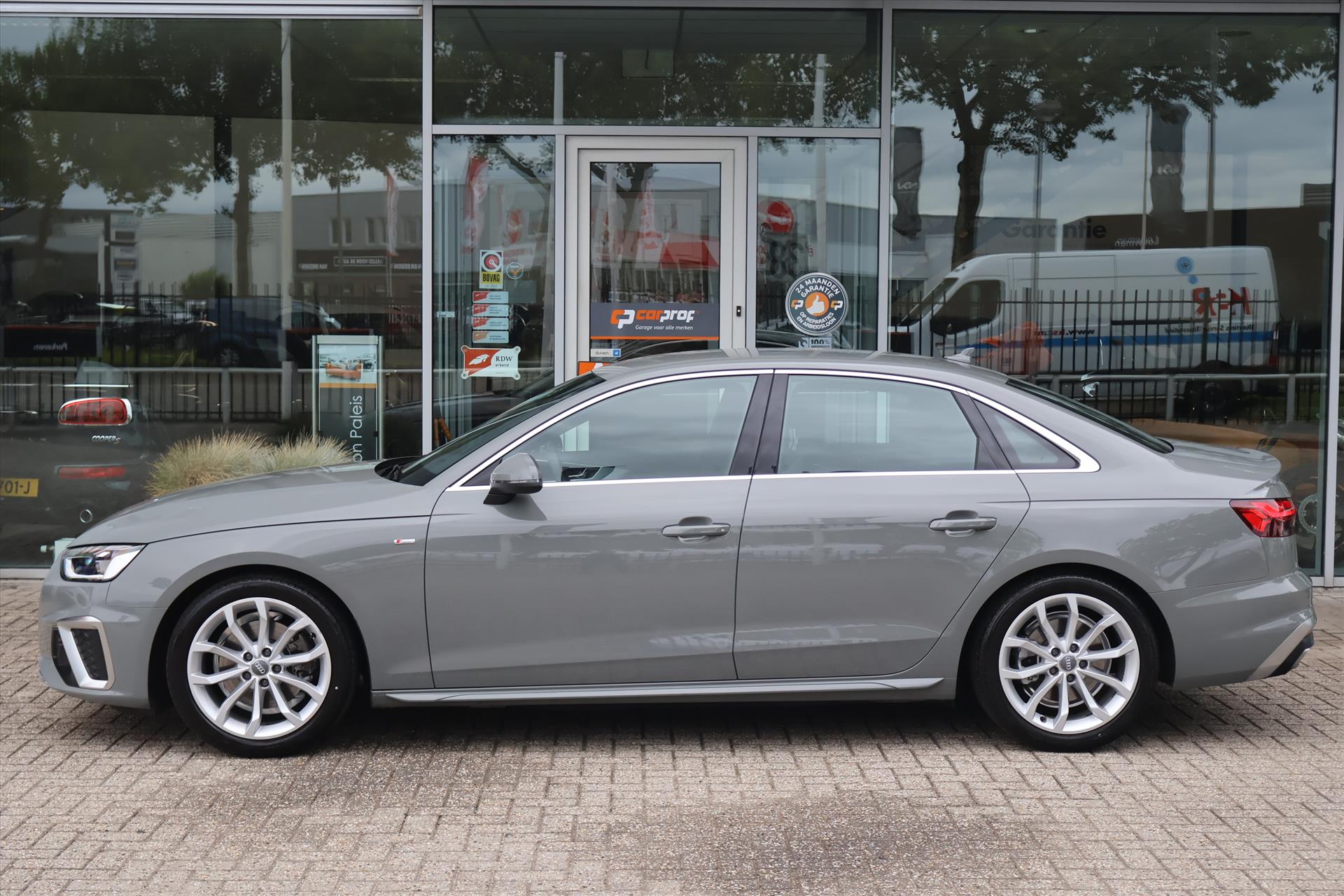 Audi A4 Limousine 35 TFSI Launch Edition S-Line 150pk | Virtual | Cruise | Carplay | LED  | Keyless Go | Navi Full