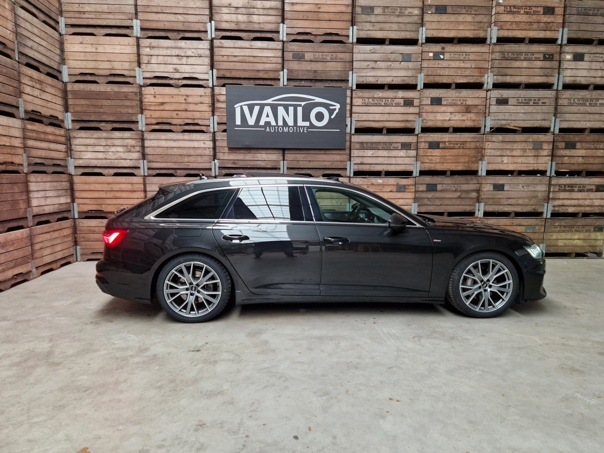 Audi A6 Avant 45 TFSI S edition 3x S-line Led Pano trekhaak VCP 360 B&O 20″LM