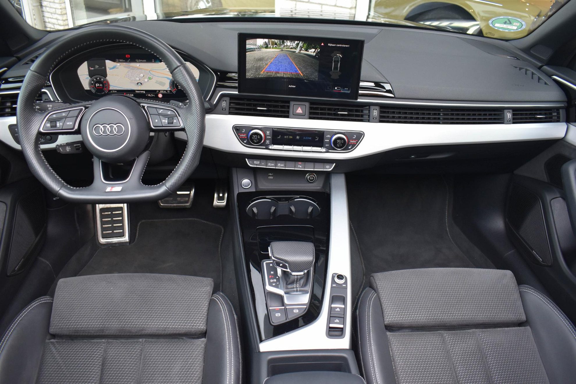 Audi A5 Cabriolet 40 TFSI S edition Virtual Dash Nekverwarming B&O