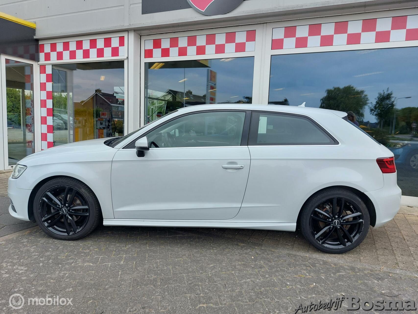 Audi A3  1.6 TDI ultra Attraction Pro Line