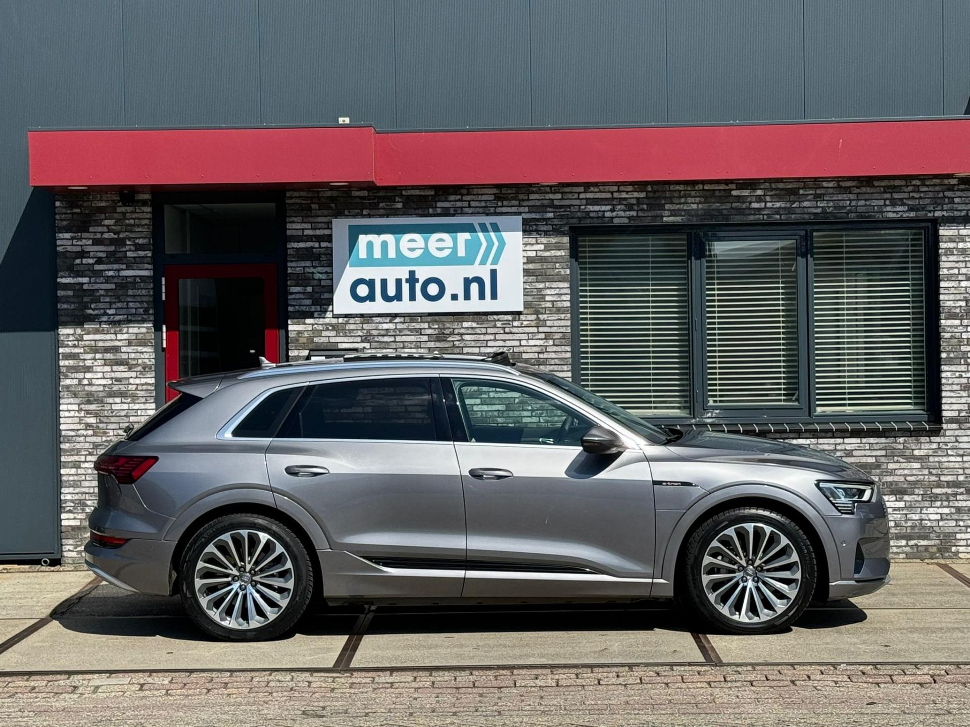 Audi E-tron E-tron 55 quattro S-LINE PANO l B&O l CARPLAY l ORG.NL l 21INCH l DEALER ONDERHOUDEN