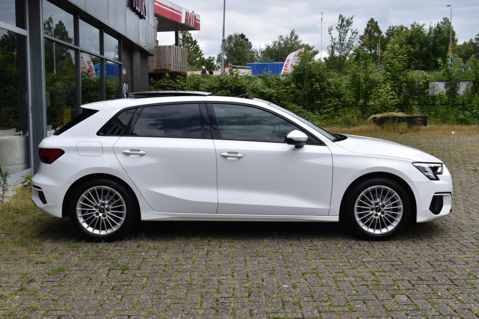 Audi A3 SPORTBACK 30 TFSI Advanced edition Pano navi Carplay