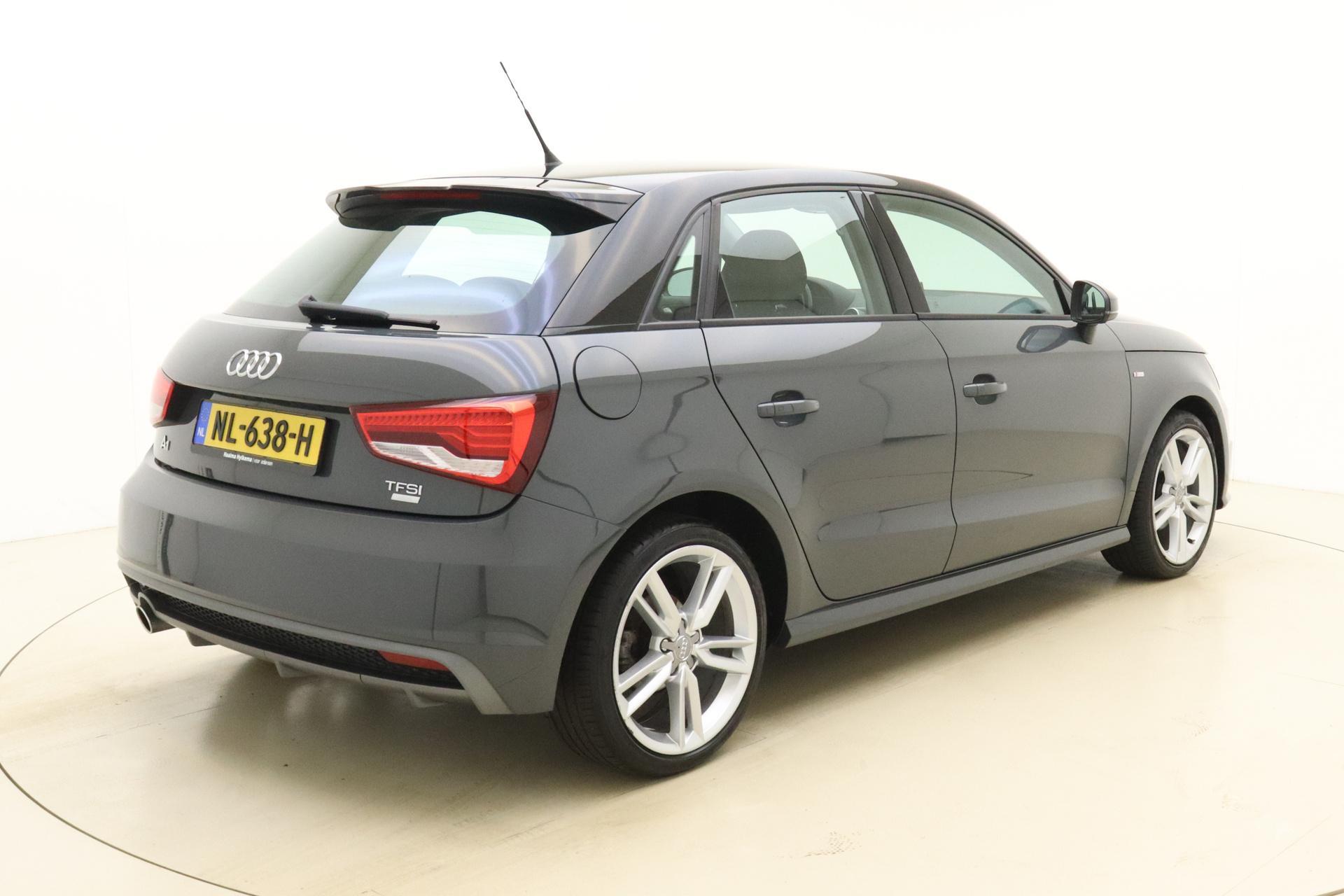 Audi A1 Sportback 1.0 TFSI Adrenalin | Navigatie | S-line exterieur | Lichtmetalen velgen | 5 Deuren | Nette auto | Cruise control | Zwart dak