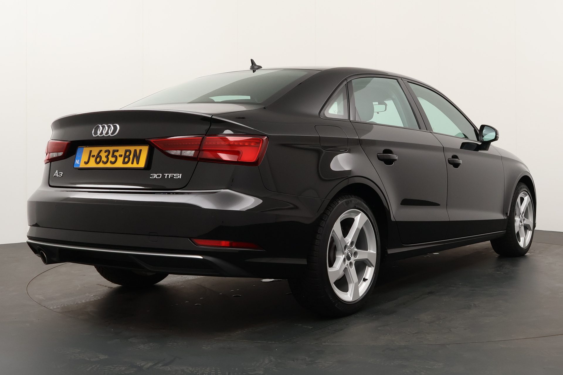 Audi A3 Limousine BWJ 2020 30 TFSI 116 PK Advance NAVI / CLIMA / CRUISE / PARKEERSENSOREN / BLUETOOTH / LMV / LANE ASSIST