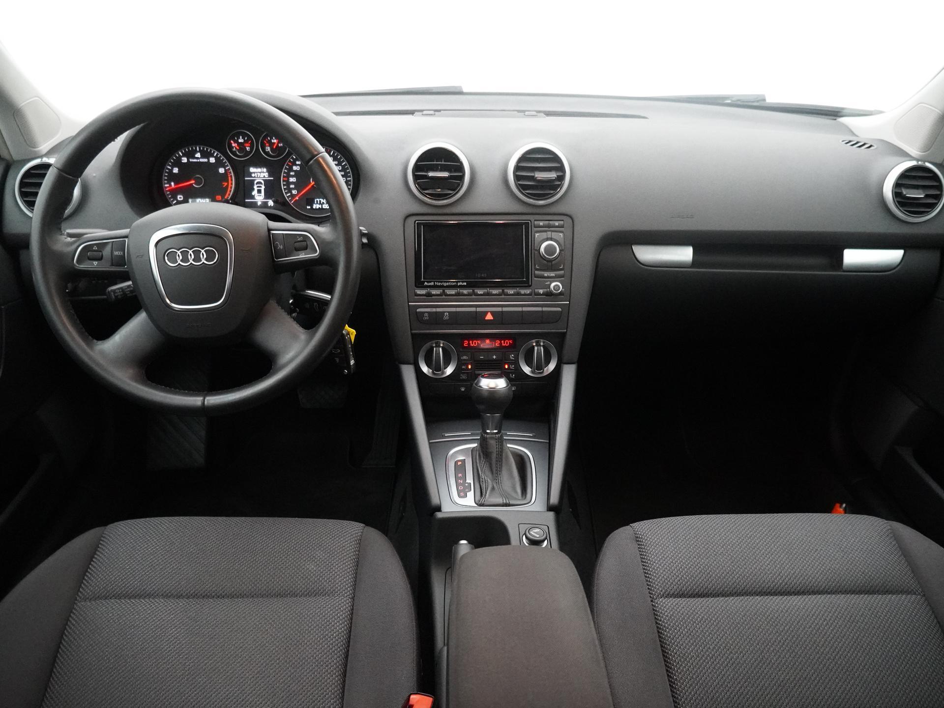 Audi A3 Sportback 1.2 TFSI Attraction Advance Automaat |Navigatie |Trekhaak |Lm Velgen