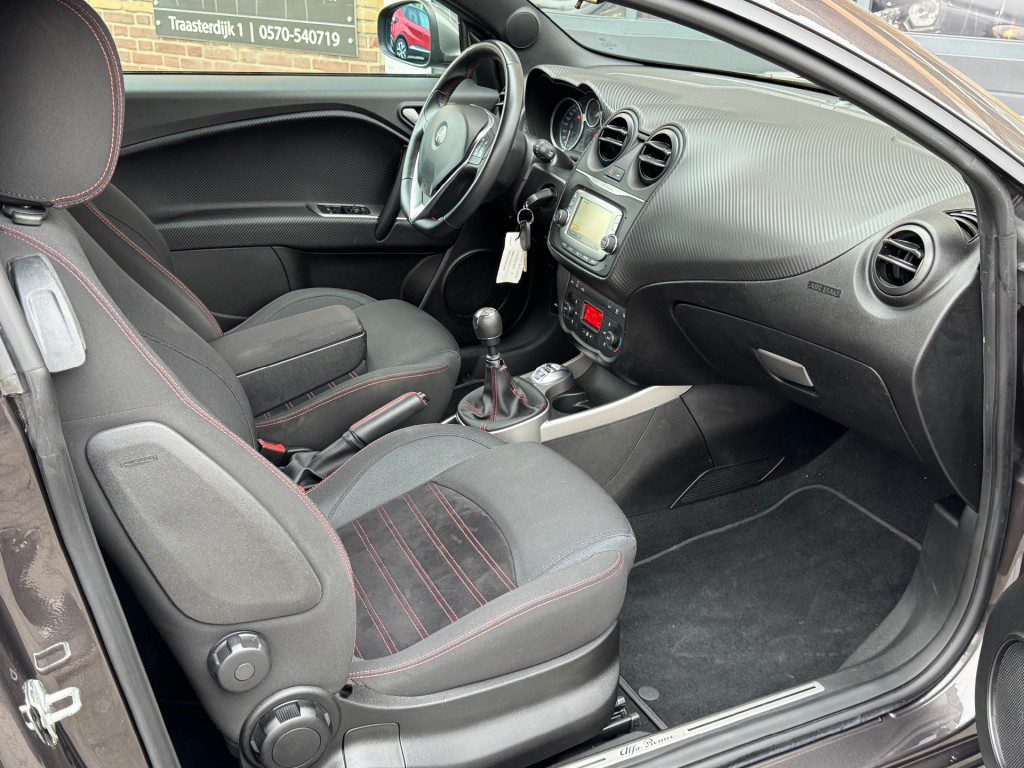 Alfa Romeo MiTo 0.9 TWINAIR BUSINESS SUPER NAVI/CRUISE/PDC/18LMV/NL-AUTO